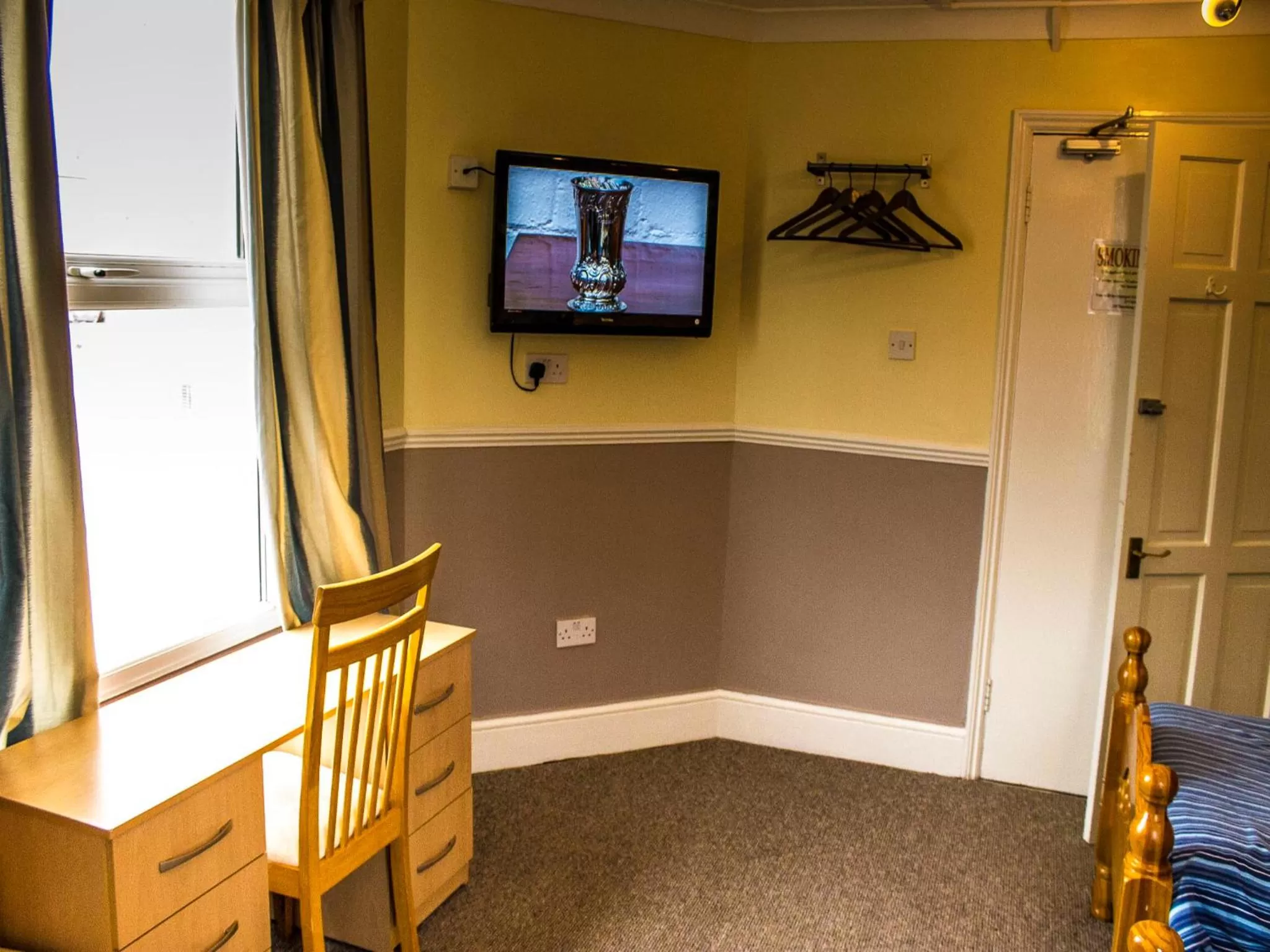 Bedroom in Cricklewood Lodge Hotel