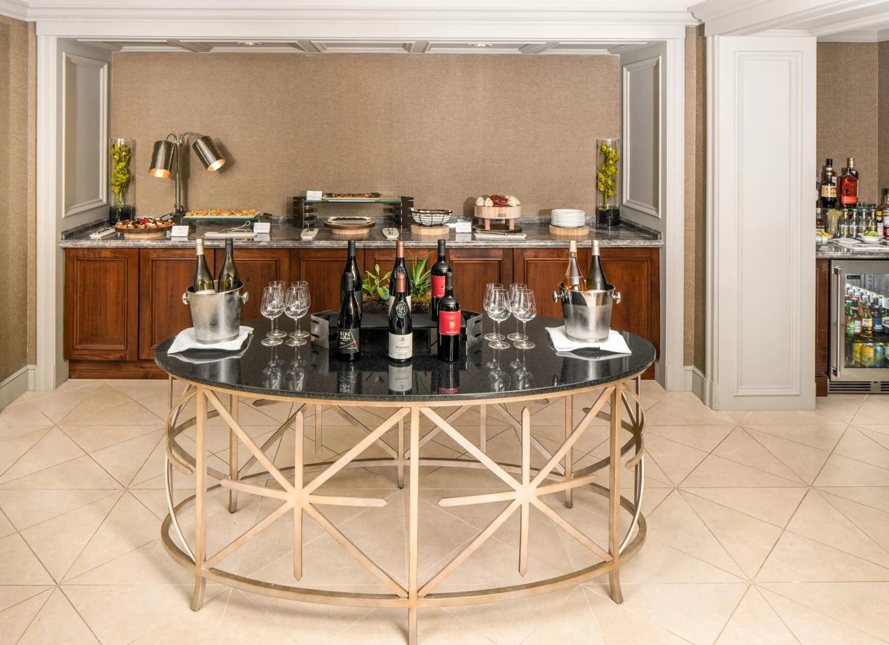 Restaurant/places to eat in Hotel Bennett Charleston