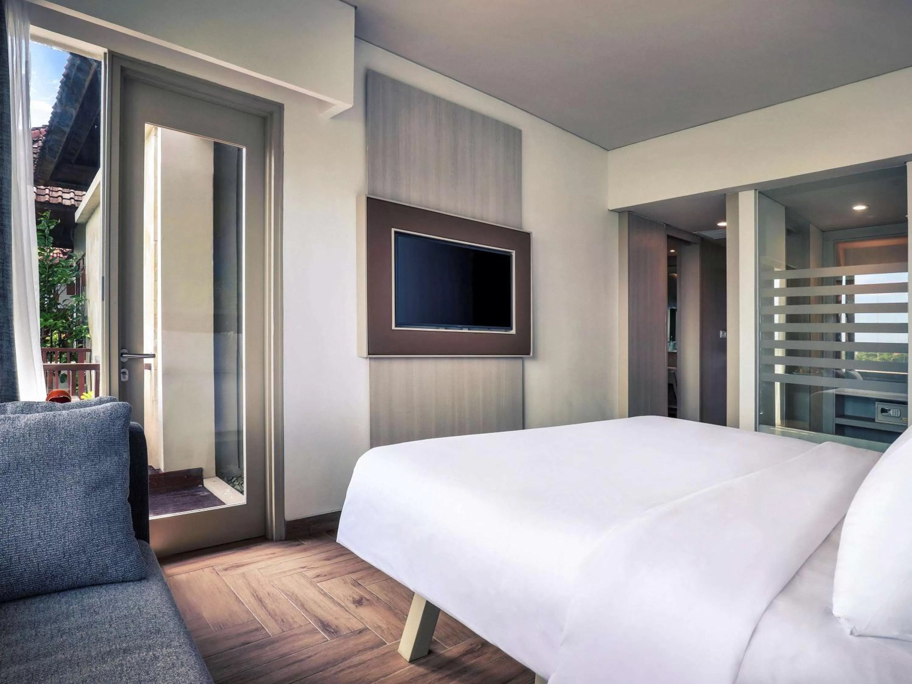 Photo of the whole room, Bed in Mercure Kuta Bali