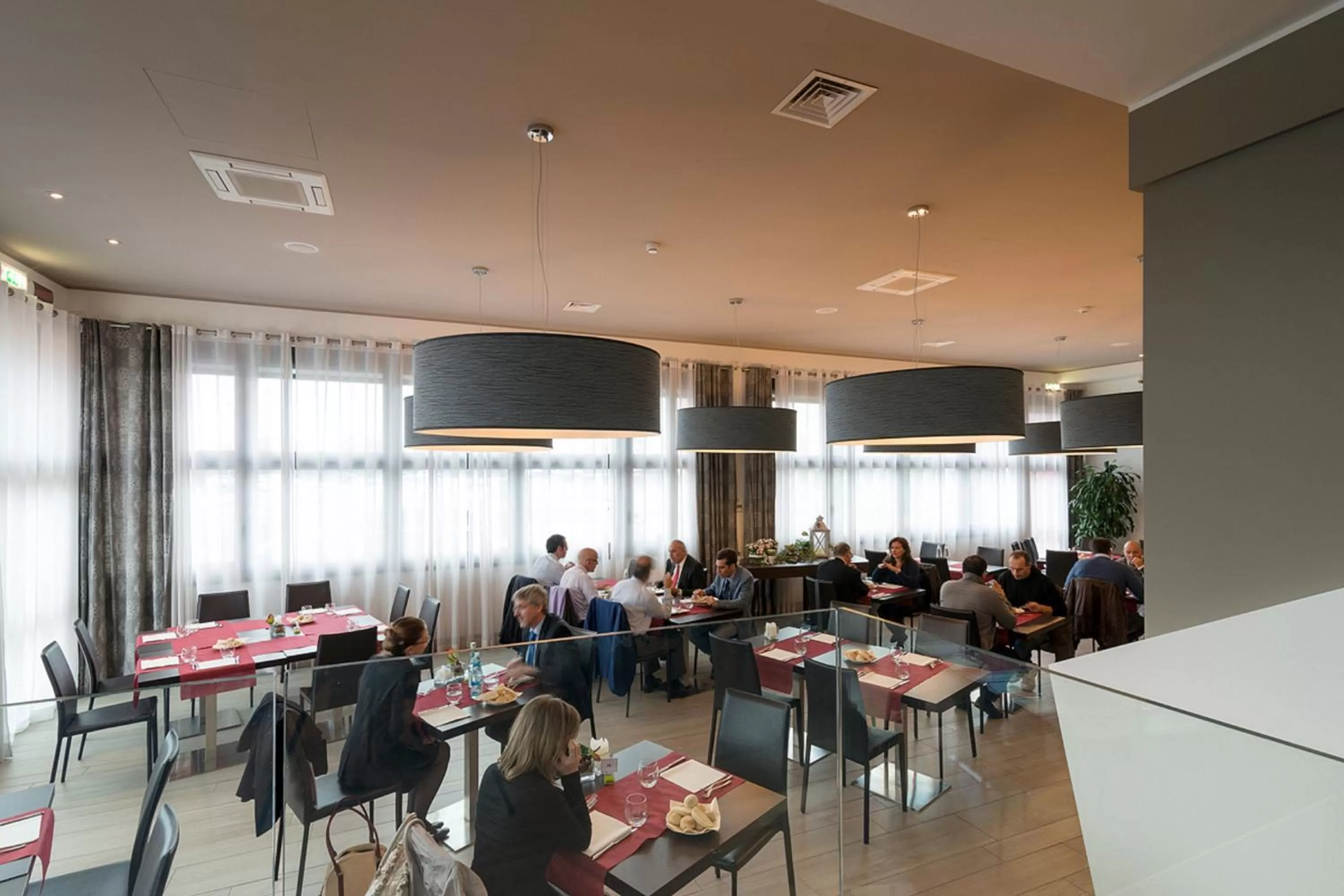 Restaurant/places to eat in DB Hotel Verona Airport Congress & Spa