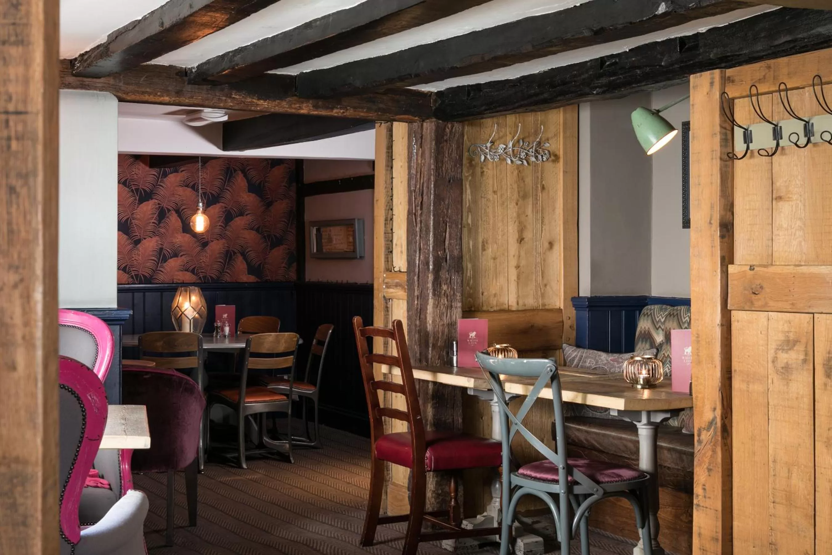 Restaurant/places to eat in The White Lion