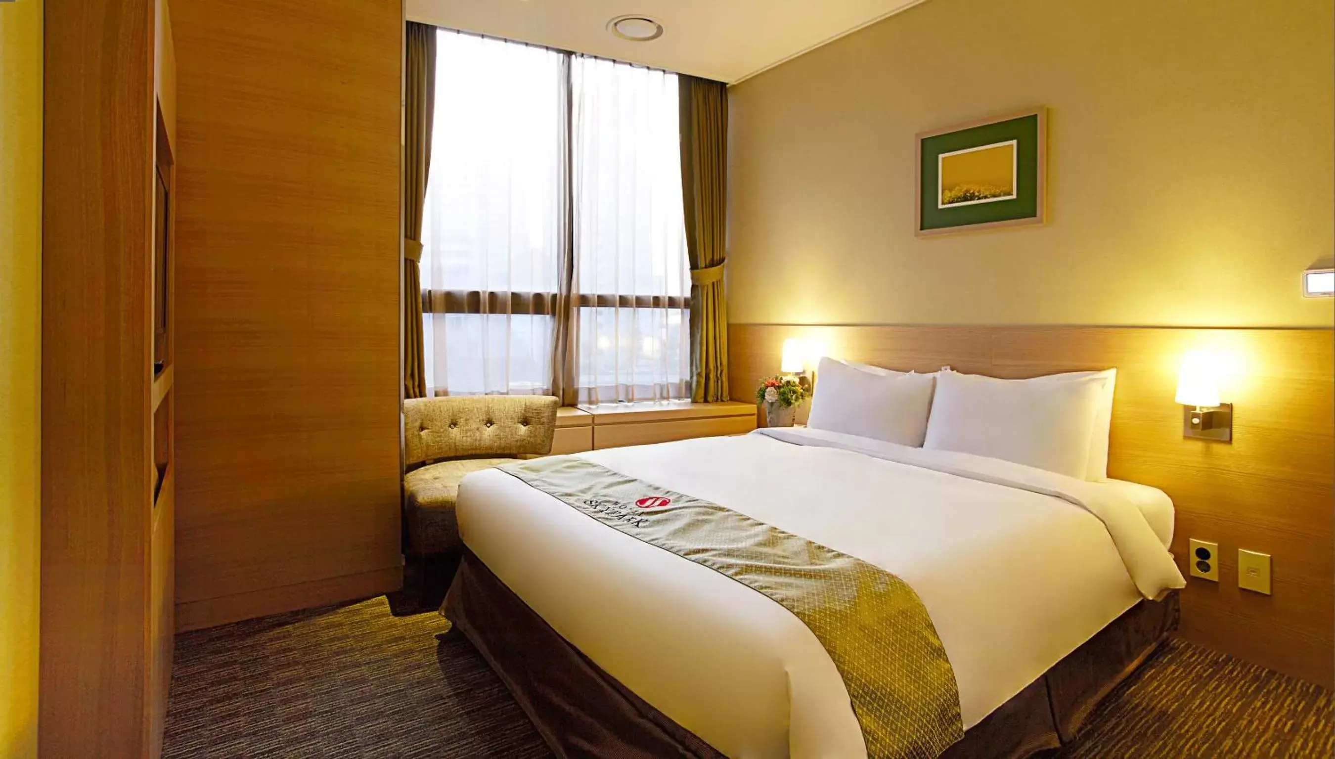 Standard Double Room in Hotel Skypark Central Myeongdong Standard Double Room in Hotel Skypark Central Myeongdong
