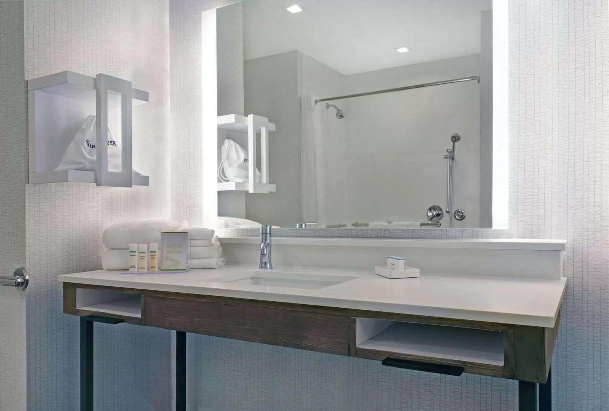 Bathroom in Hampton Inn Patterson, Ca