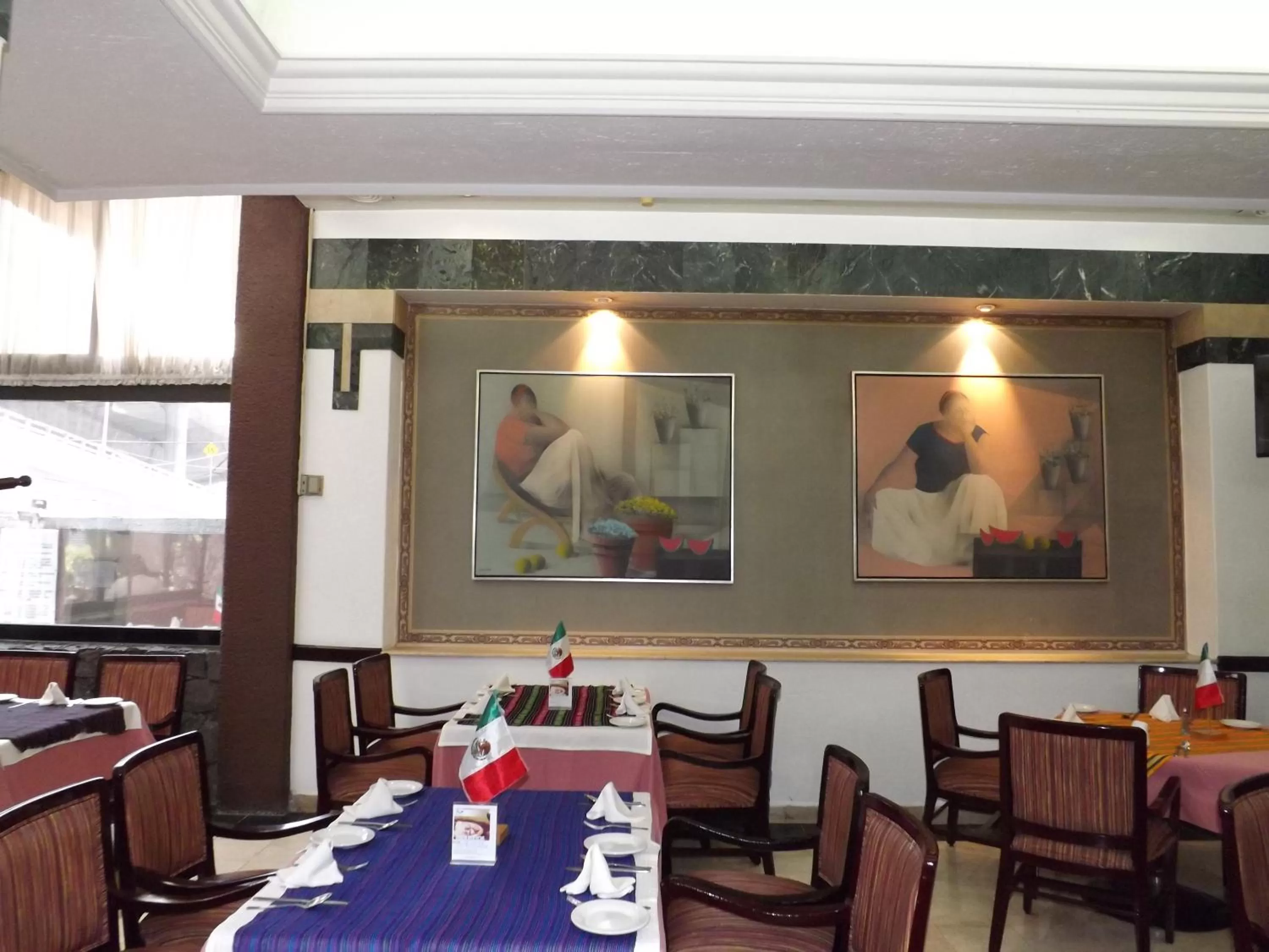 Restaurant/places to eat in Pedregal Palace