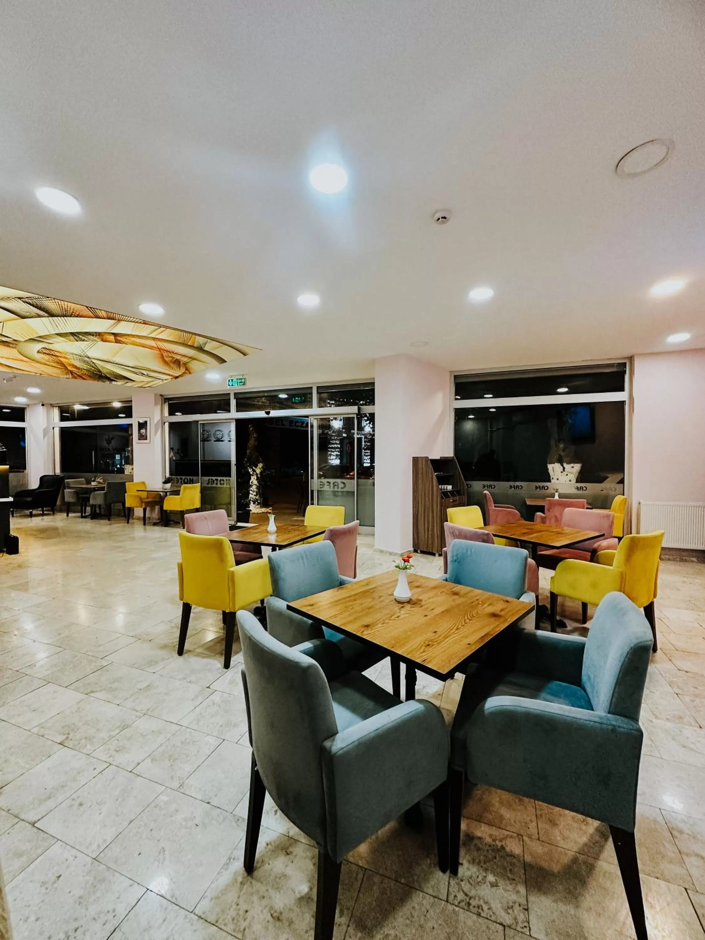 Restaurant/Places to Eat in Punta Vista Otel