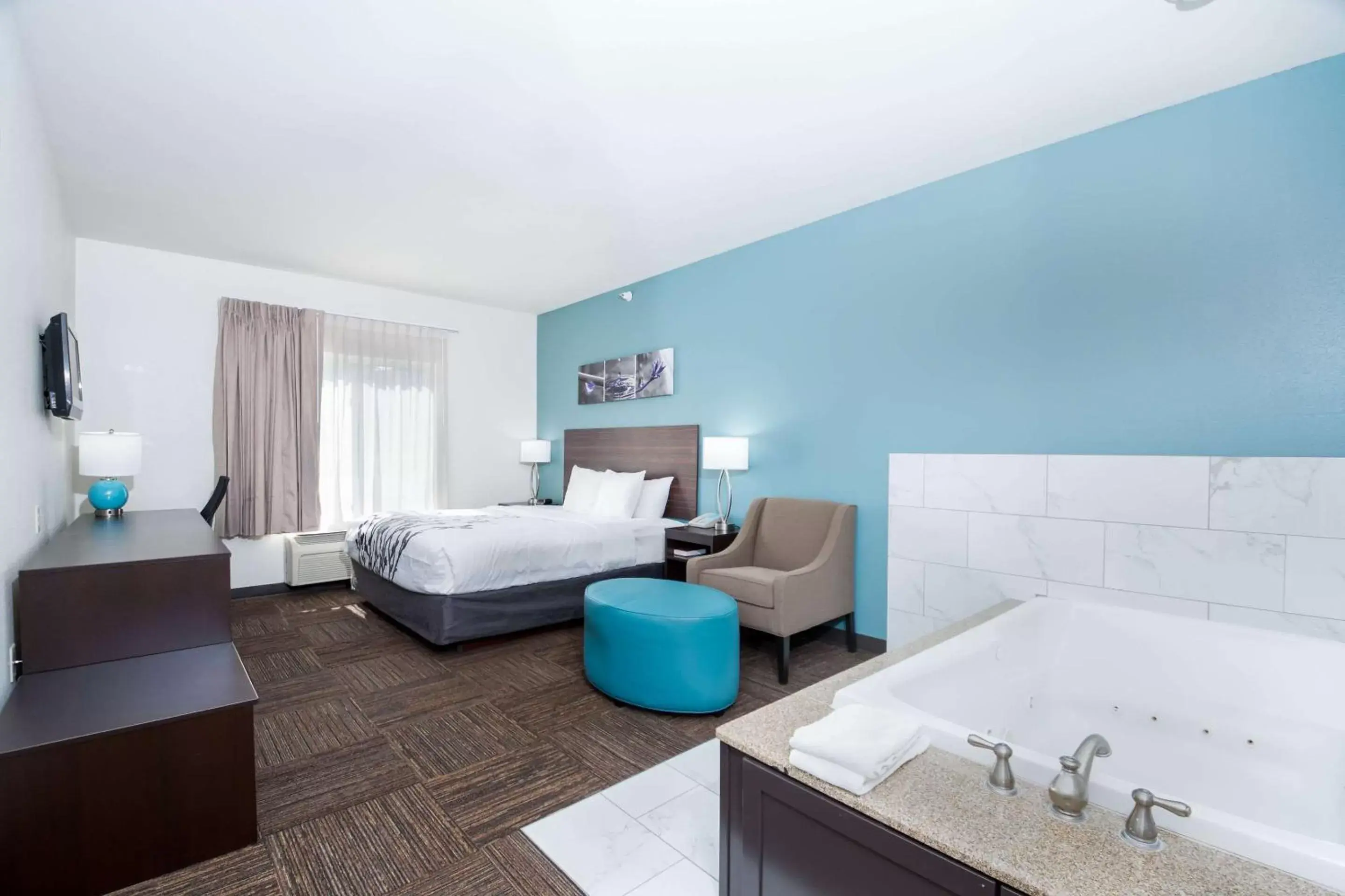 King Suite and Roll-In Shower - Accessible/Non-Smoking in Sleep Inn & Suites Washington near Peoria King Suite and Roll-In Shower - Accessible/Non-Smoking in Sleep Inn & Suites Washington near Peoria