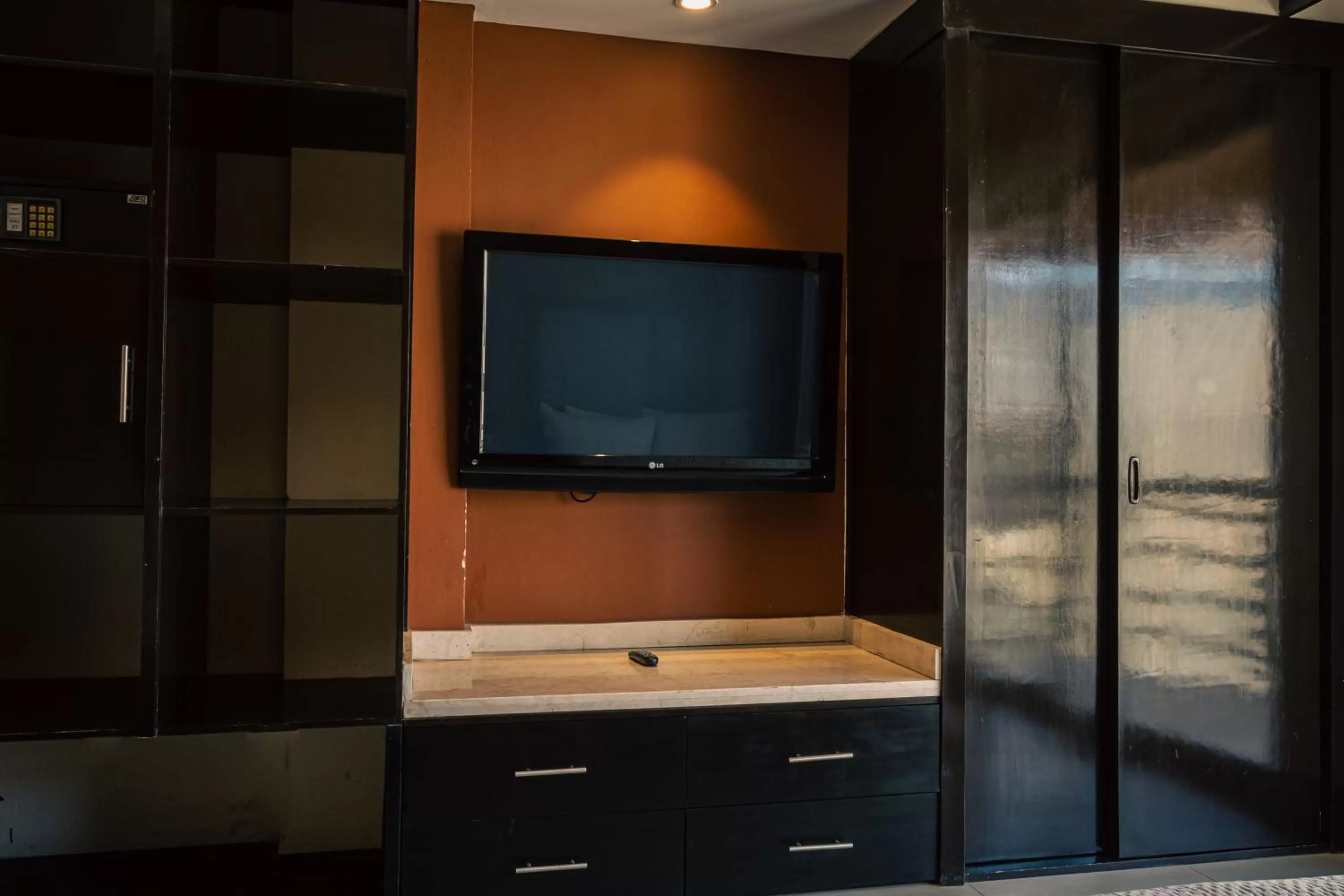 TV/Entertainment Center in Aldea Thai