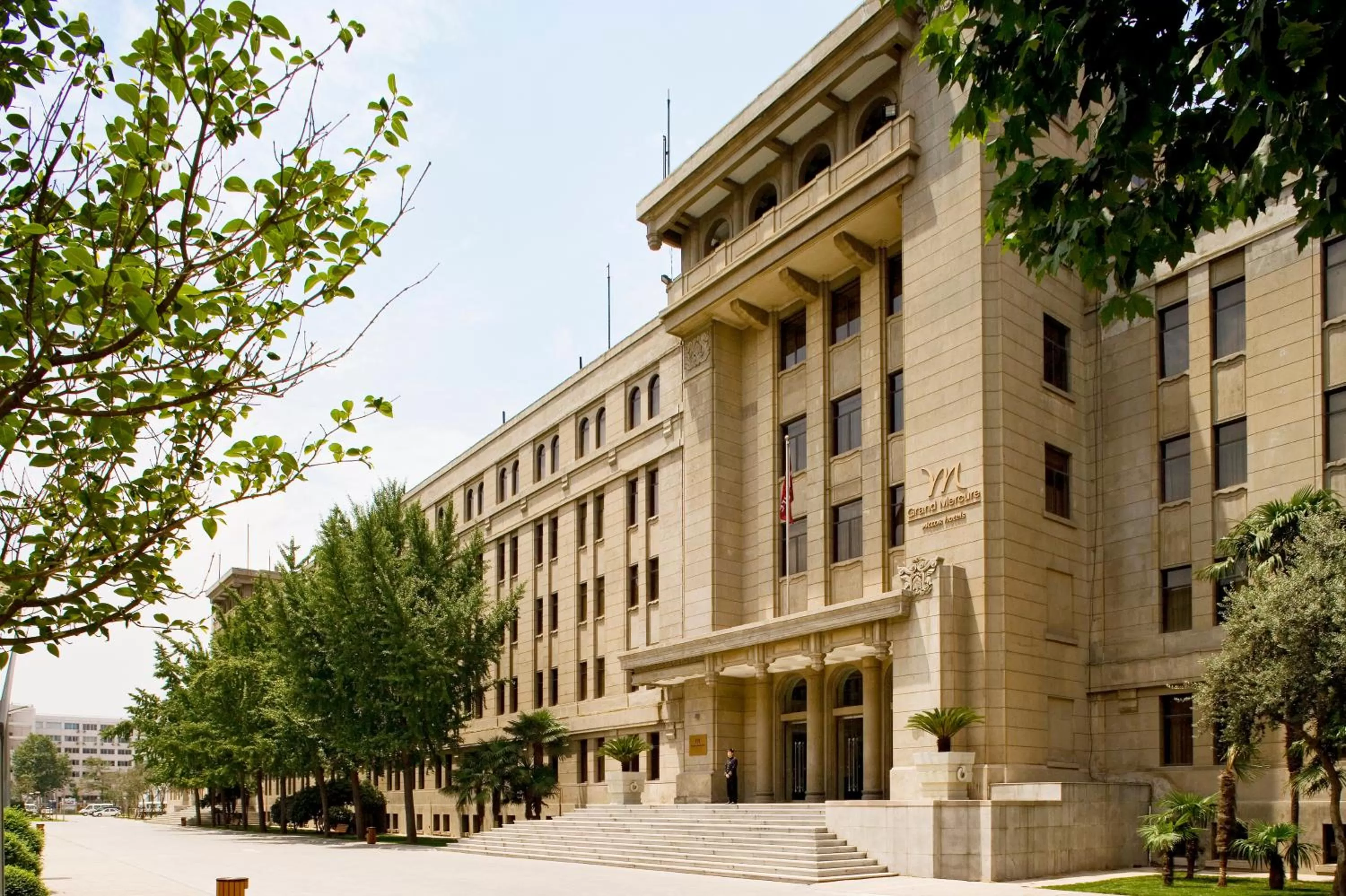 Facade/entrance in Grand Mercure Xian On Renmin Square
