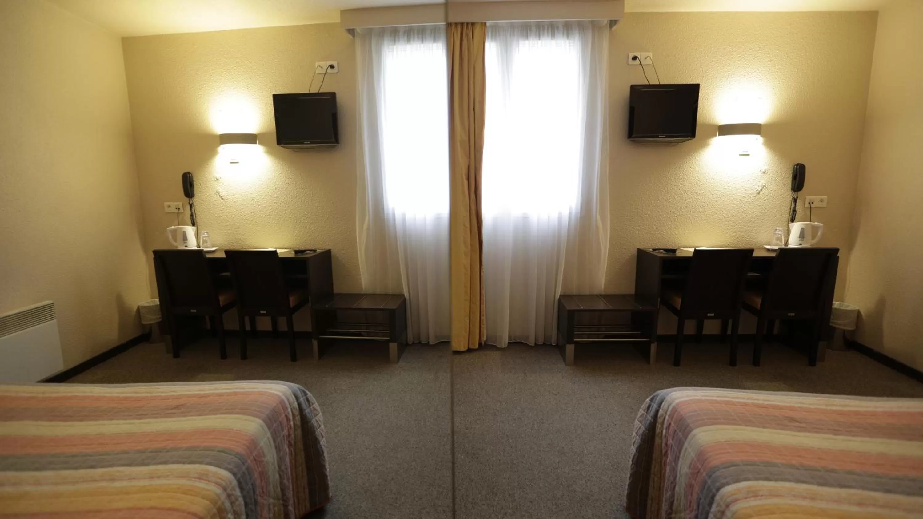 Bedroom, Bed in Hôtel Au Petit Caporal