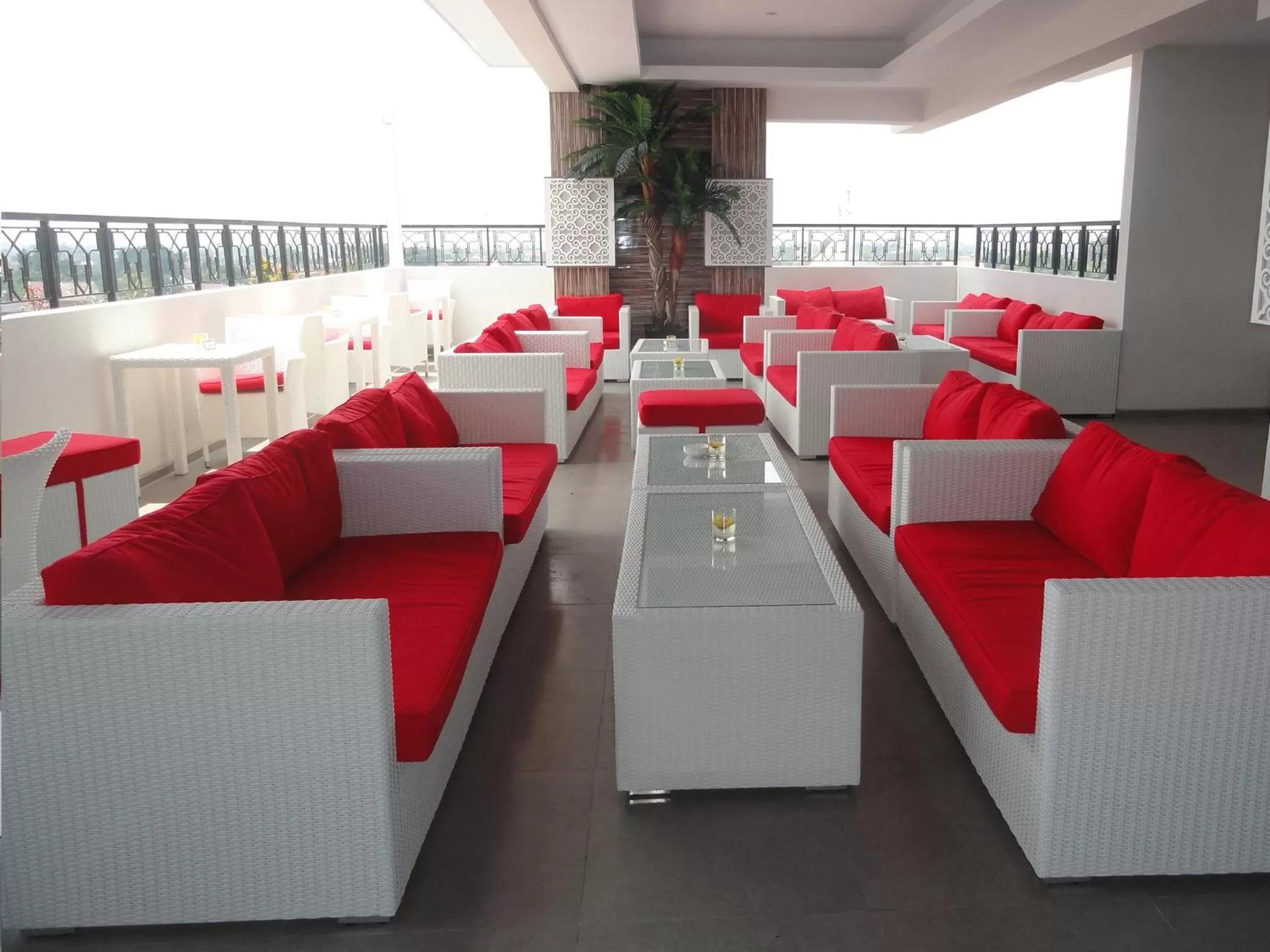 Lounge or bar in The Cube Hotel Malioboro, Azana Hotels Collection