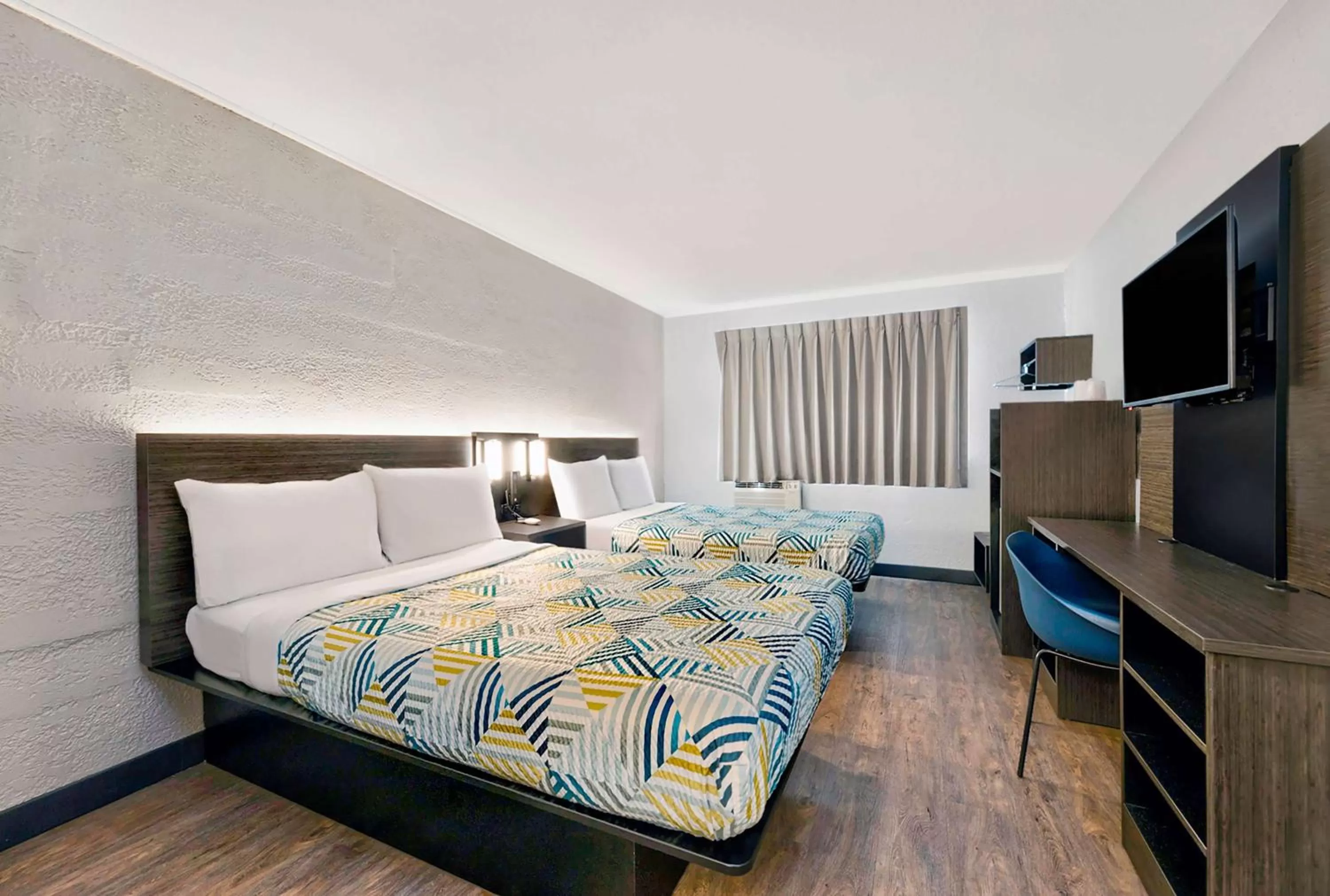 Bedroom, Bed in Motel 6-Cedar Rapids, IA - Airport