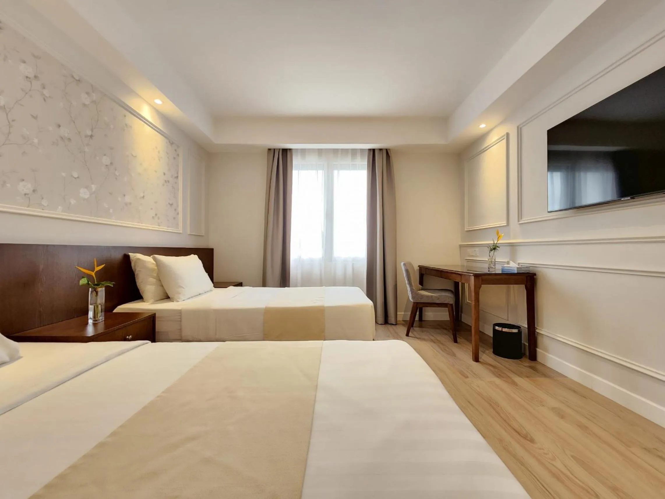 View (from property/room), Bed in The Palace Hotel Kota Kinabalu