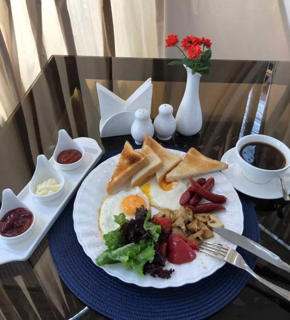 Breakfast in The Shahar