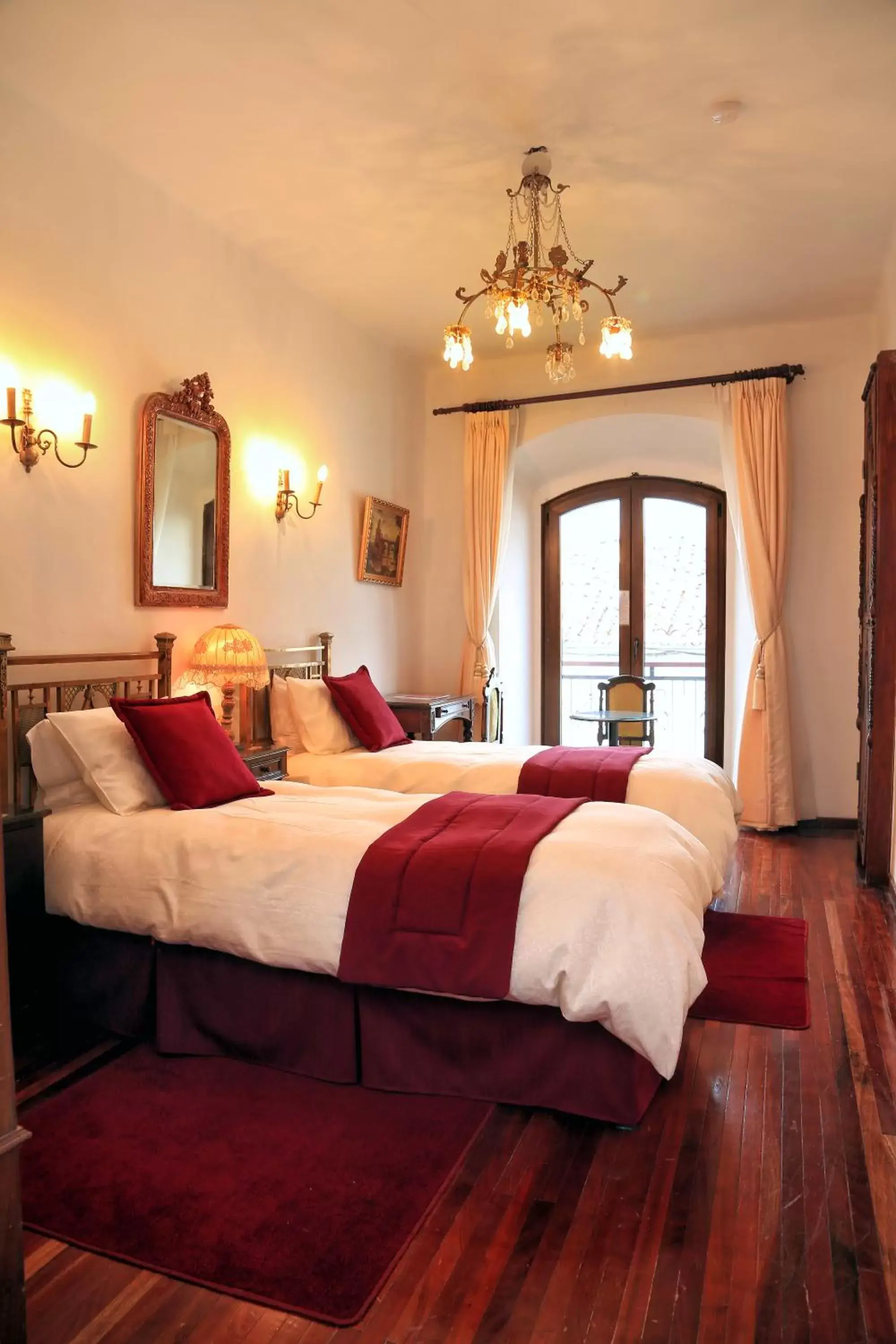 Twin Room - single occupancy in El Hotel de Su Merced Twin Room - single occupancy in El Hotel de Su Merced