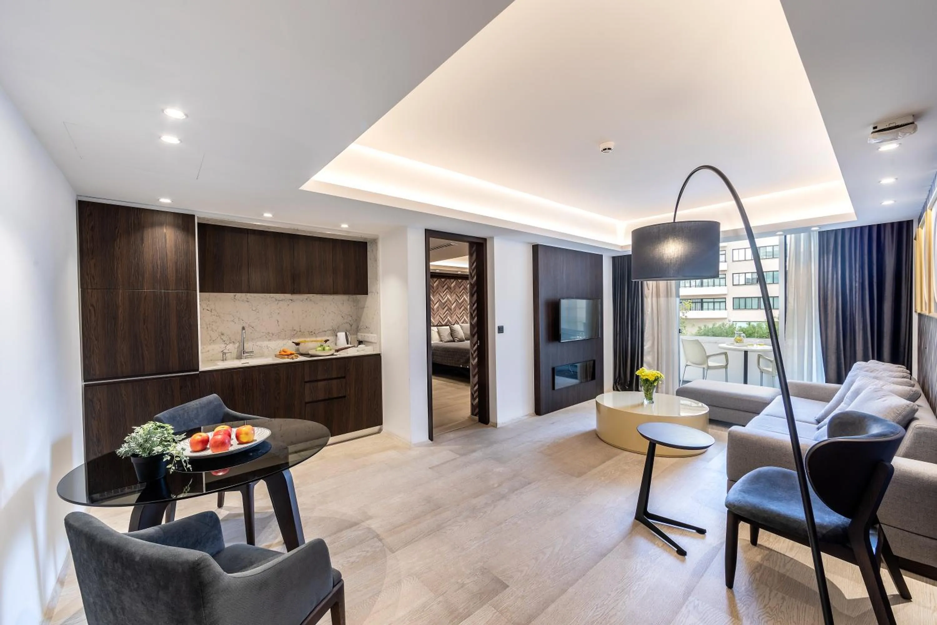 Kitchen or kitchenette in Almond Business Hotel