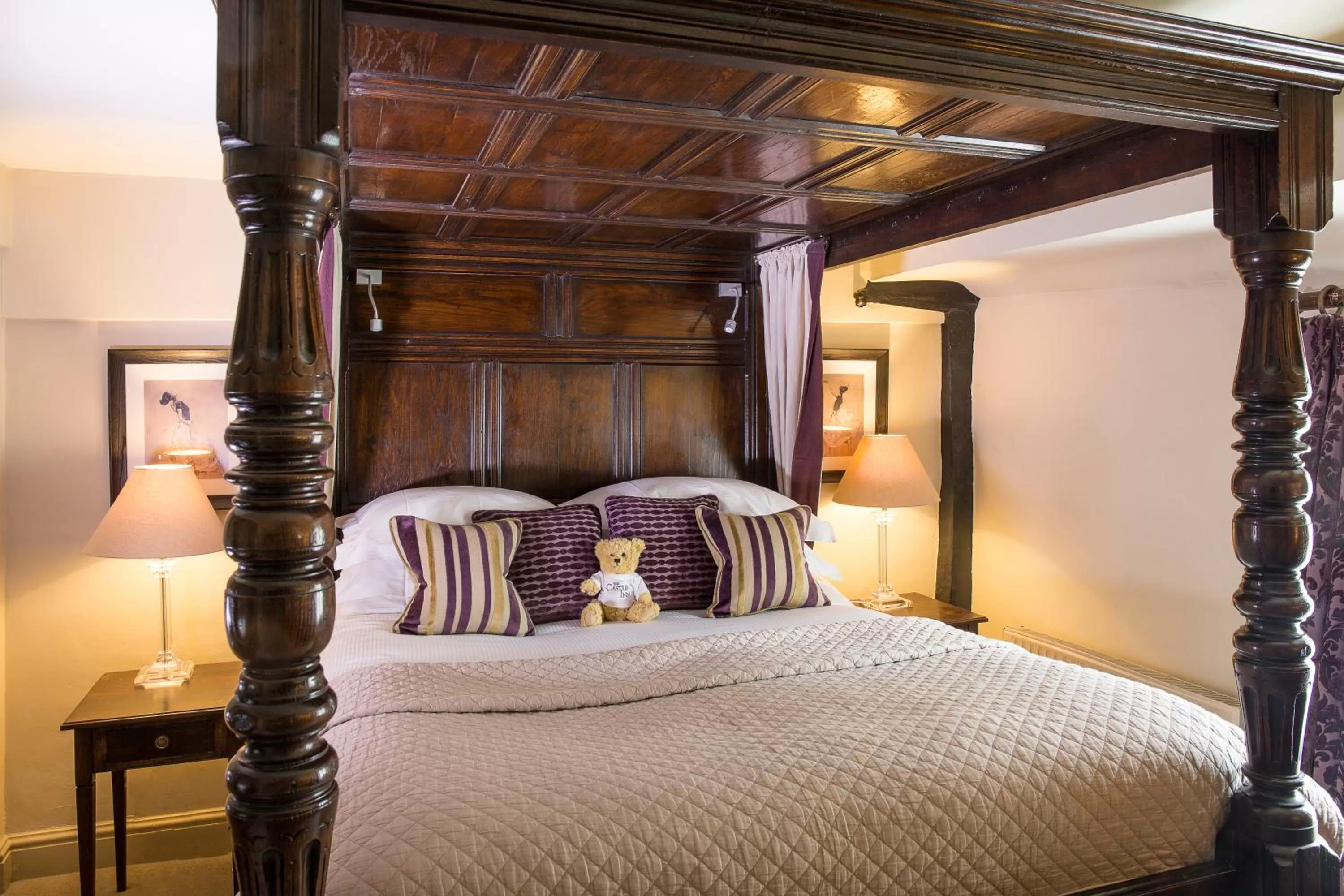 Bedroom, Bed in The Castle Inn