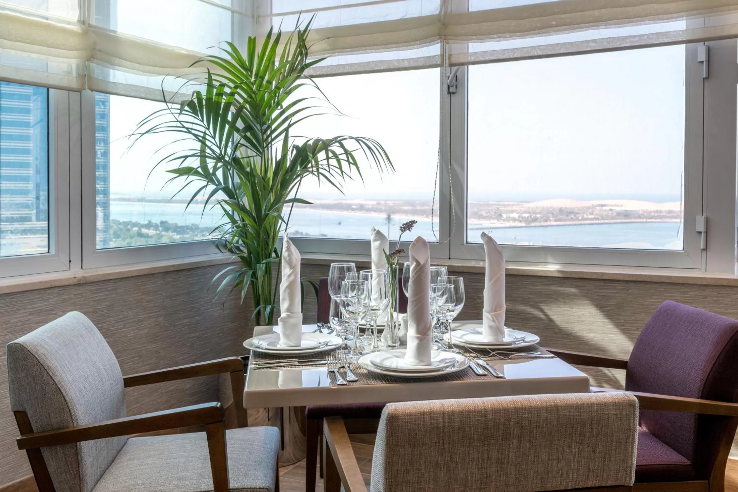 Restaurant/places to eat in Hawthorn Suites by Wyndham Abu Dhabi City Center