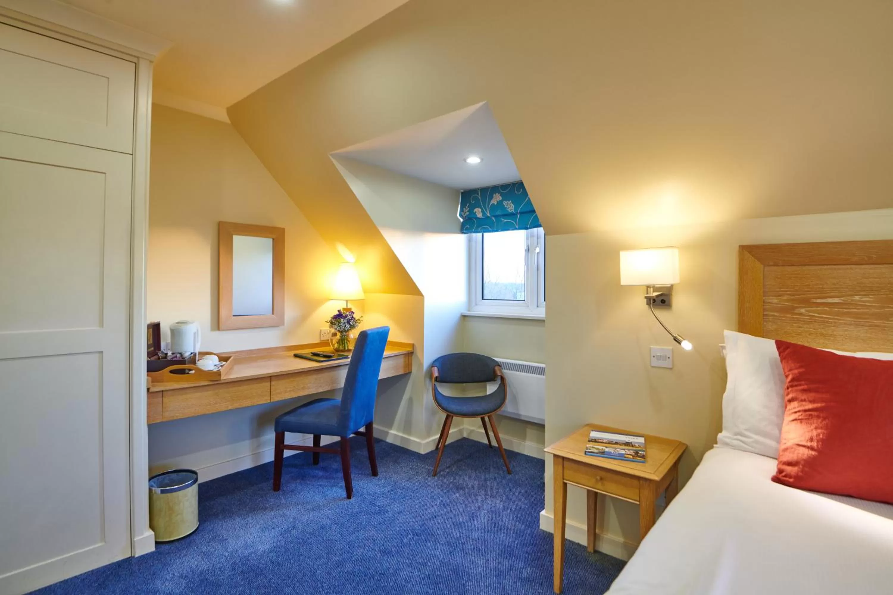 Photo of the whole room, Bed in County Hotel