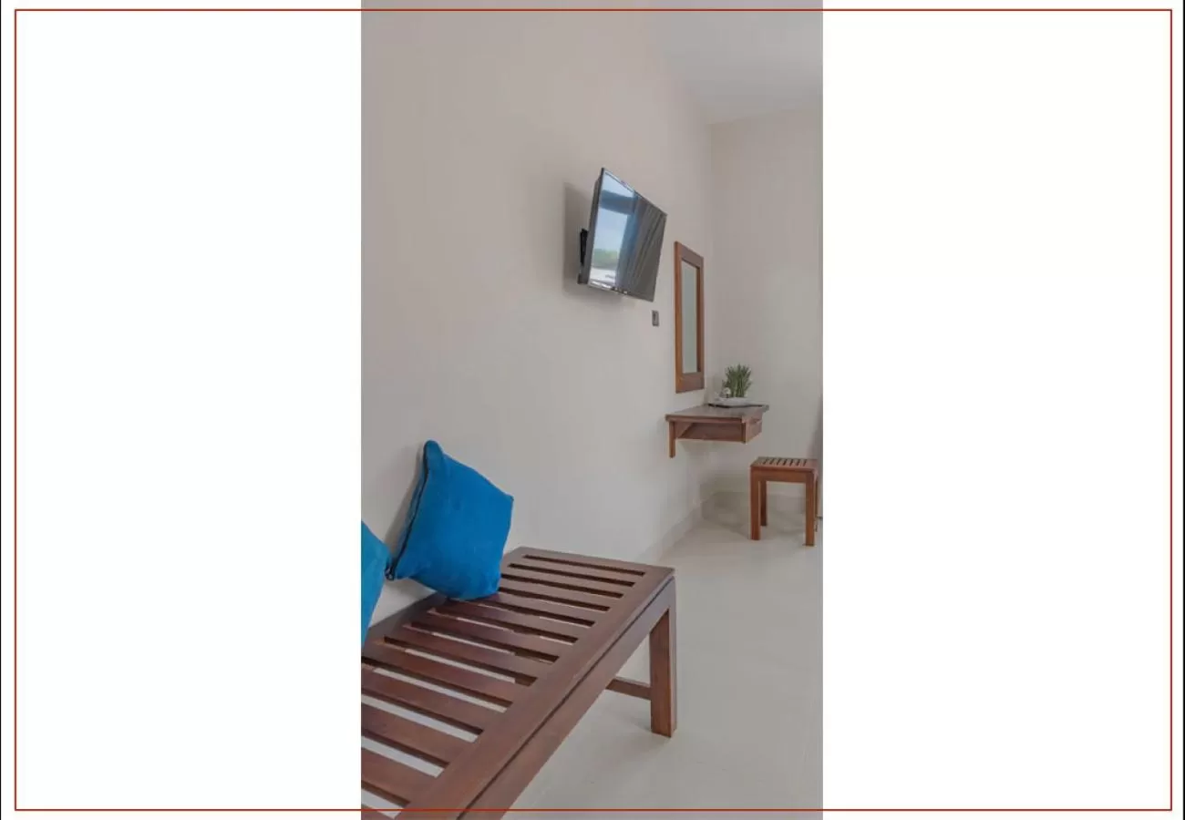 TV and multimedia in Hive 68 Hotel and Resorts - Negombo