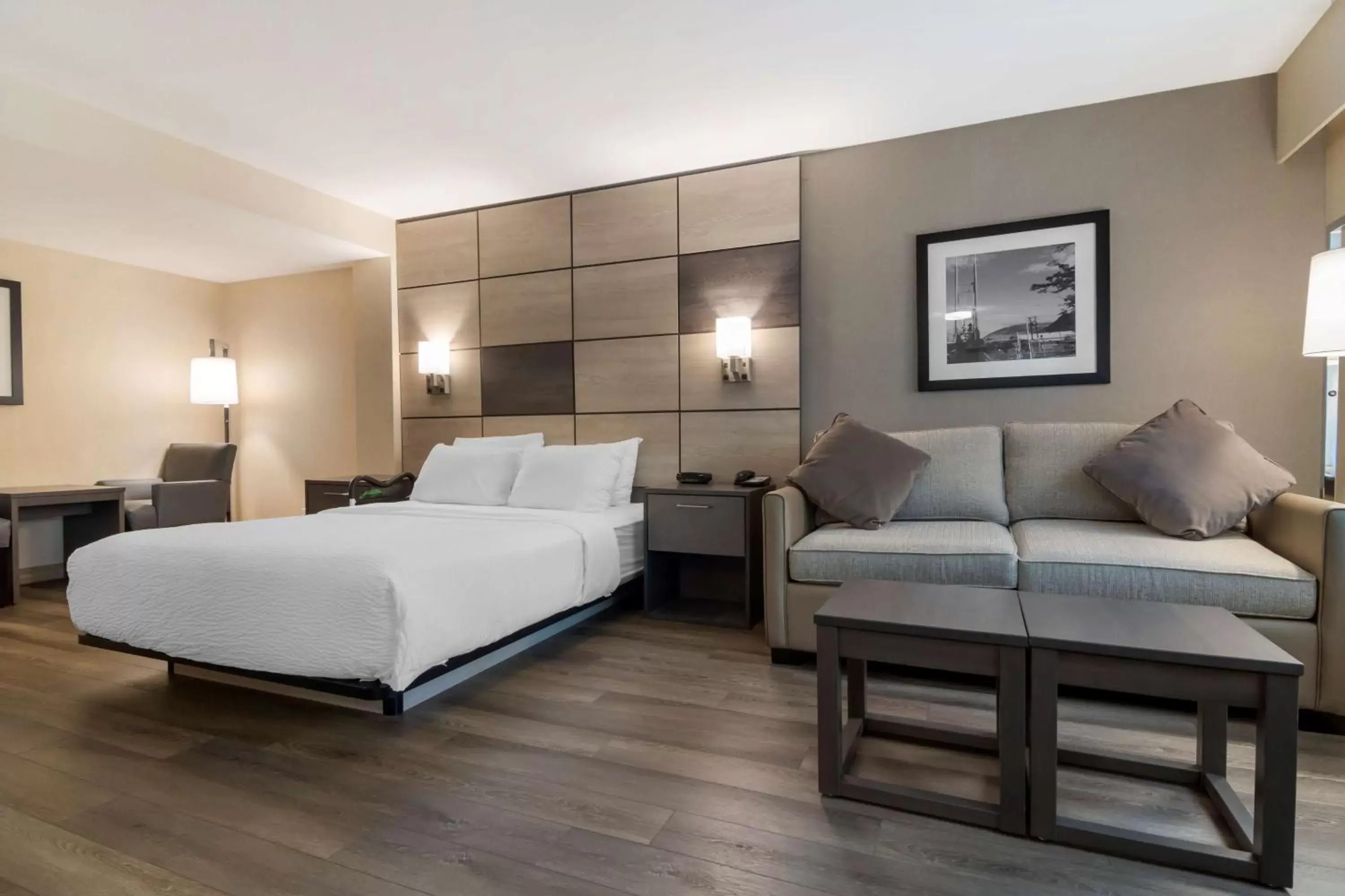 Queen Room with Sofa-Bed and Full Kitchen - Non-Smoking in Best Western Premier Aberdeen Kamloops Queen Room with Sofa-Bed and Full Kitchen - Non-Smoking in Best Western Premier Aberdeen Kamloops