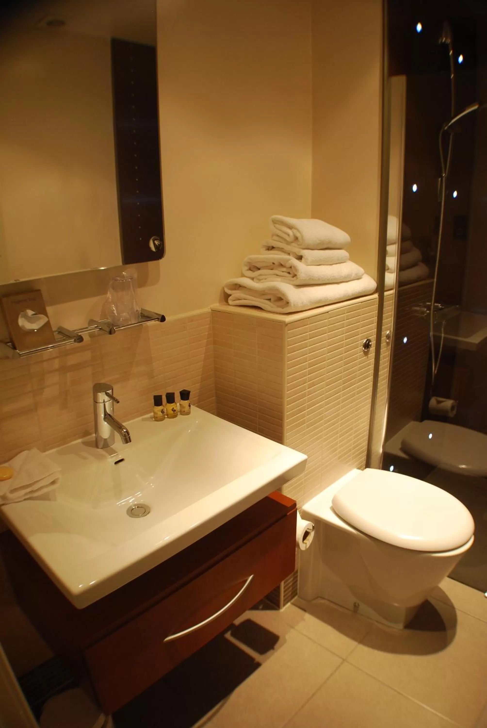 Bathroom in The Salisbury Hotel