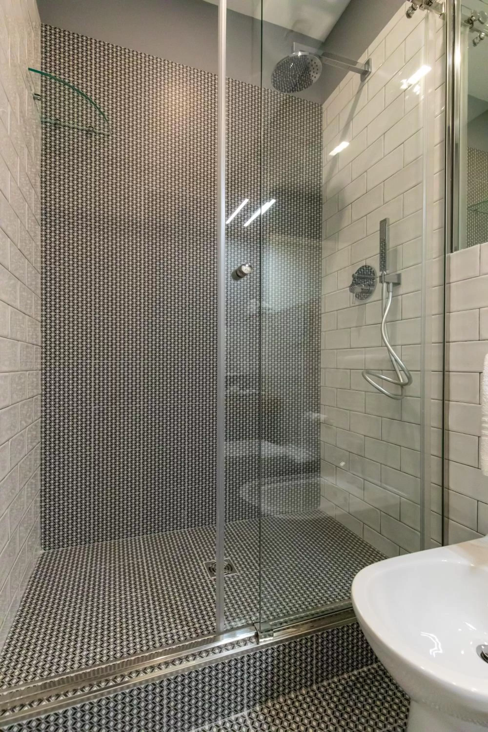 Shower in Santa Chiara Inn