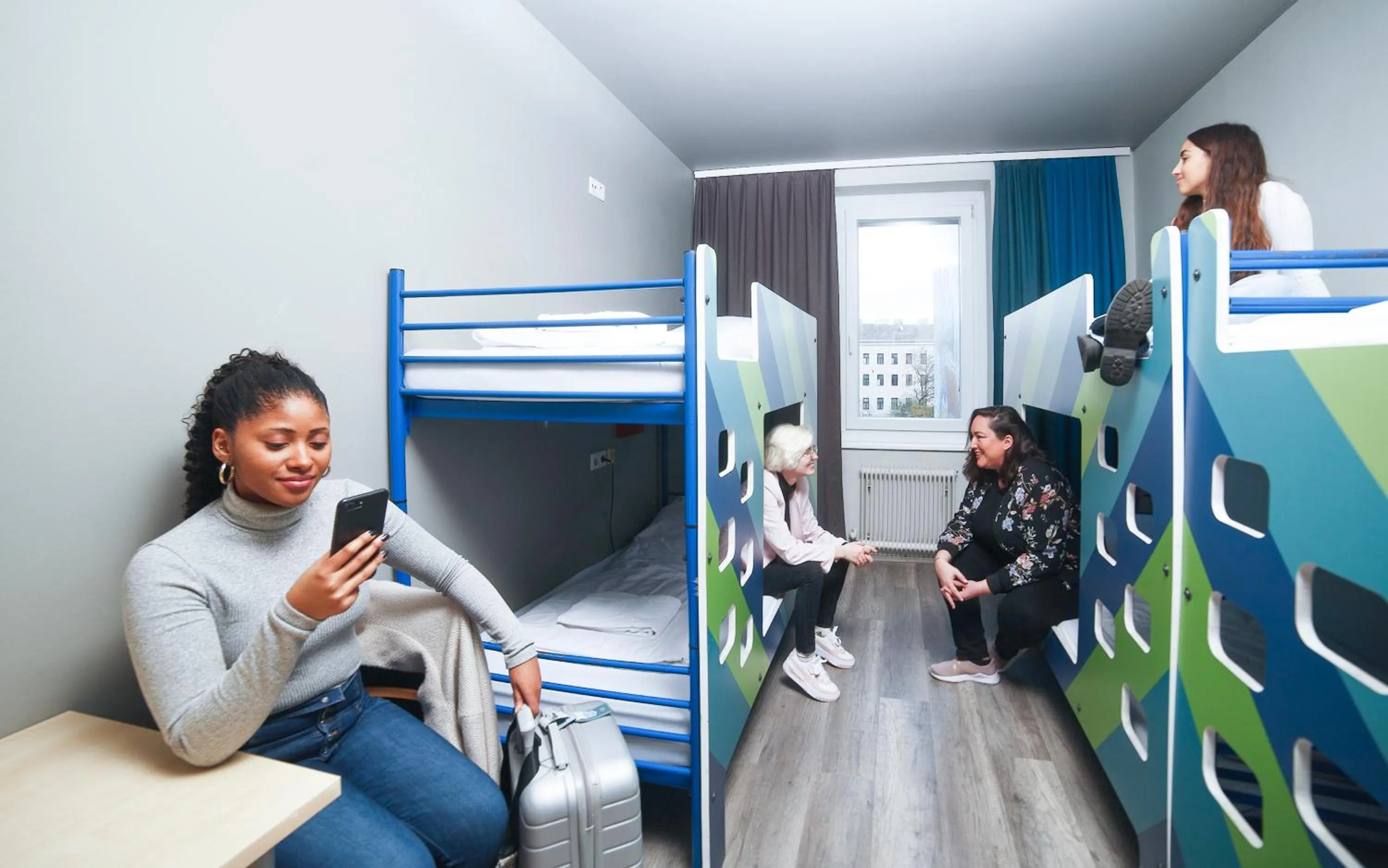 group of guests, Bed in a&o Wien Stadthalle