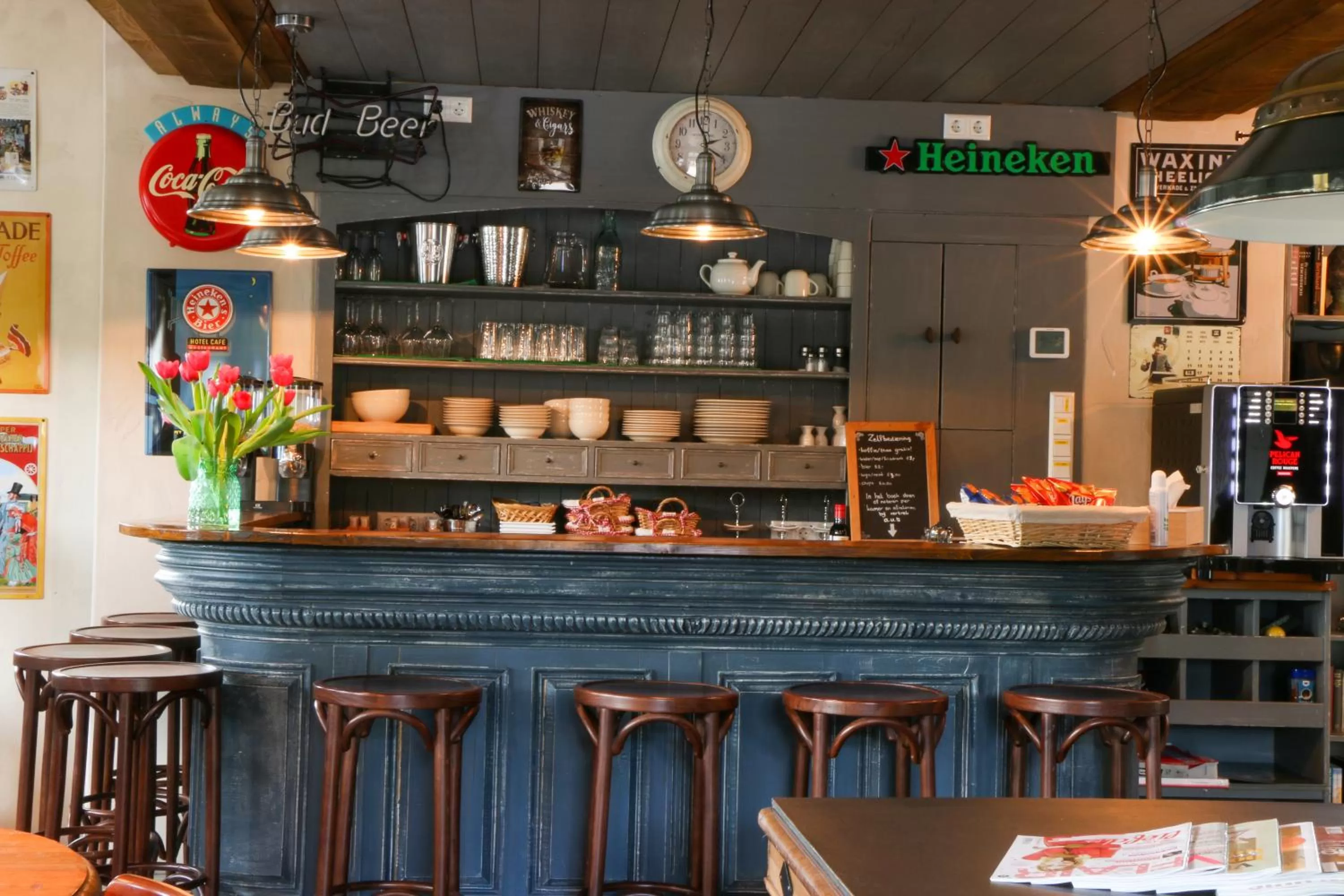 Communal lounge/ TV room, Lounge/Bar in Oostmolenhoeve B&B