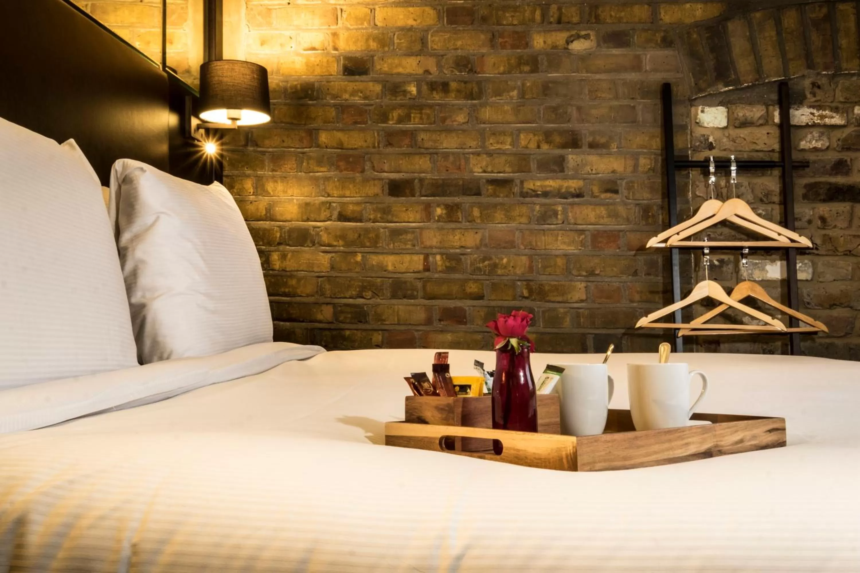 Photo of the whole room, Bed in Camden Enterprise Hotel