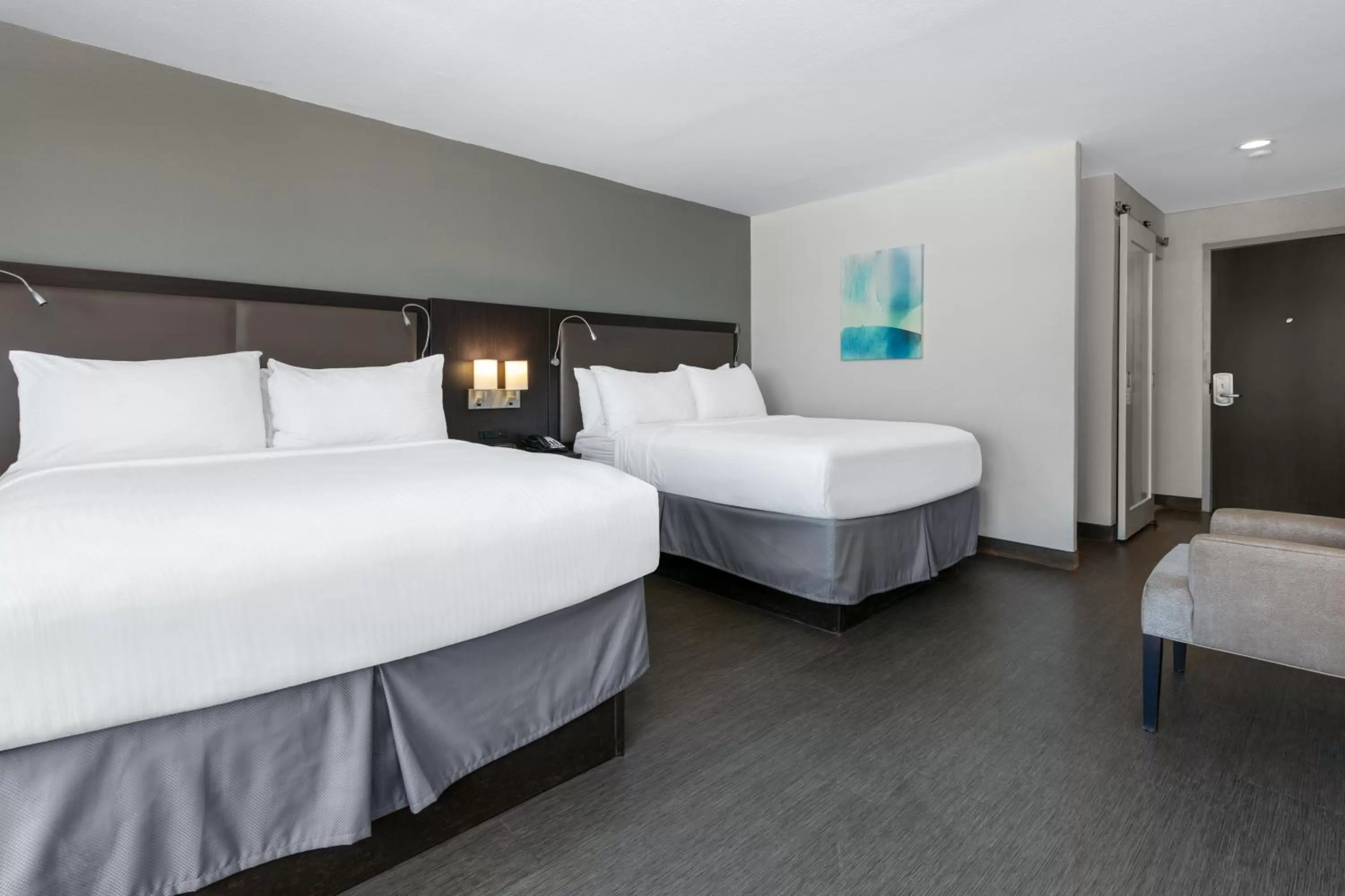 Bed in Wyndham Corpus Christi Resort North Padre Island