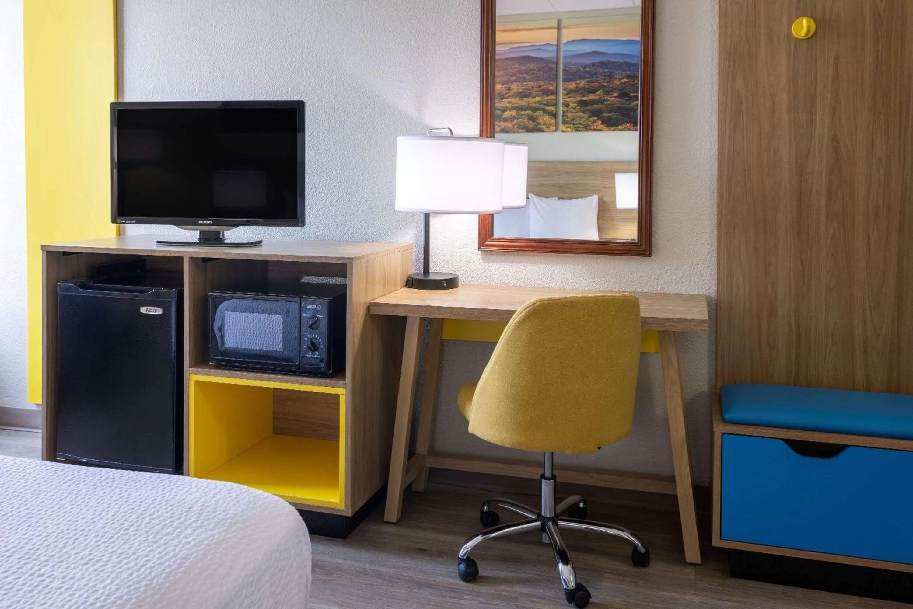 Bed in Days Inn by Wyndham Winchester