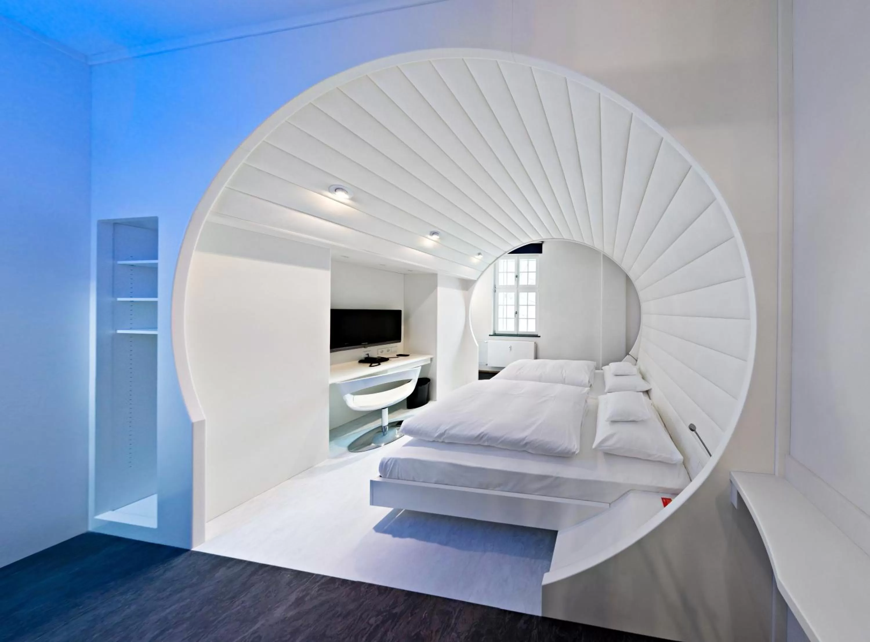 Bed in V8 HOTEL Classic Motorworld Region Stuttgart