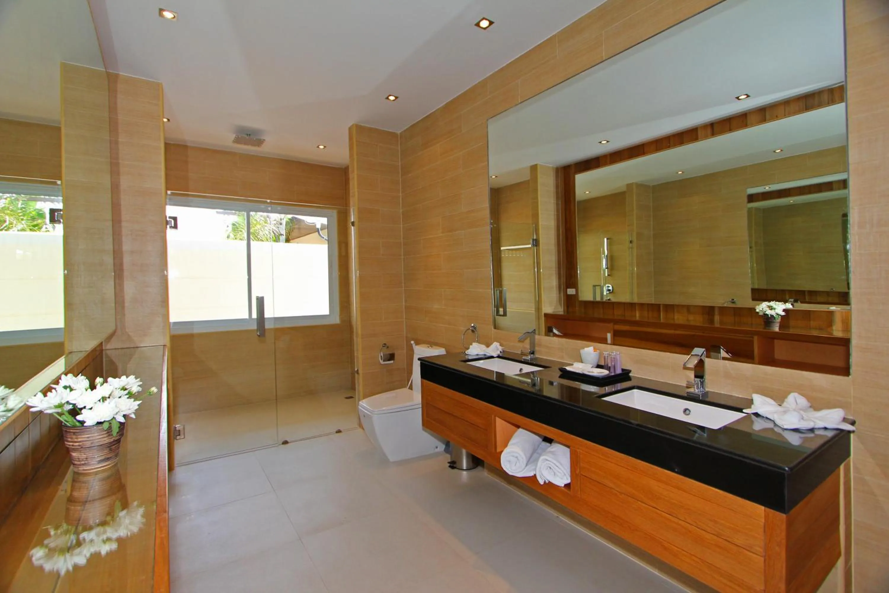 Bathroom in Samui Boat Lagoon