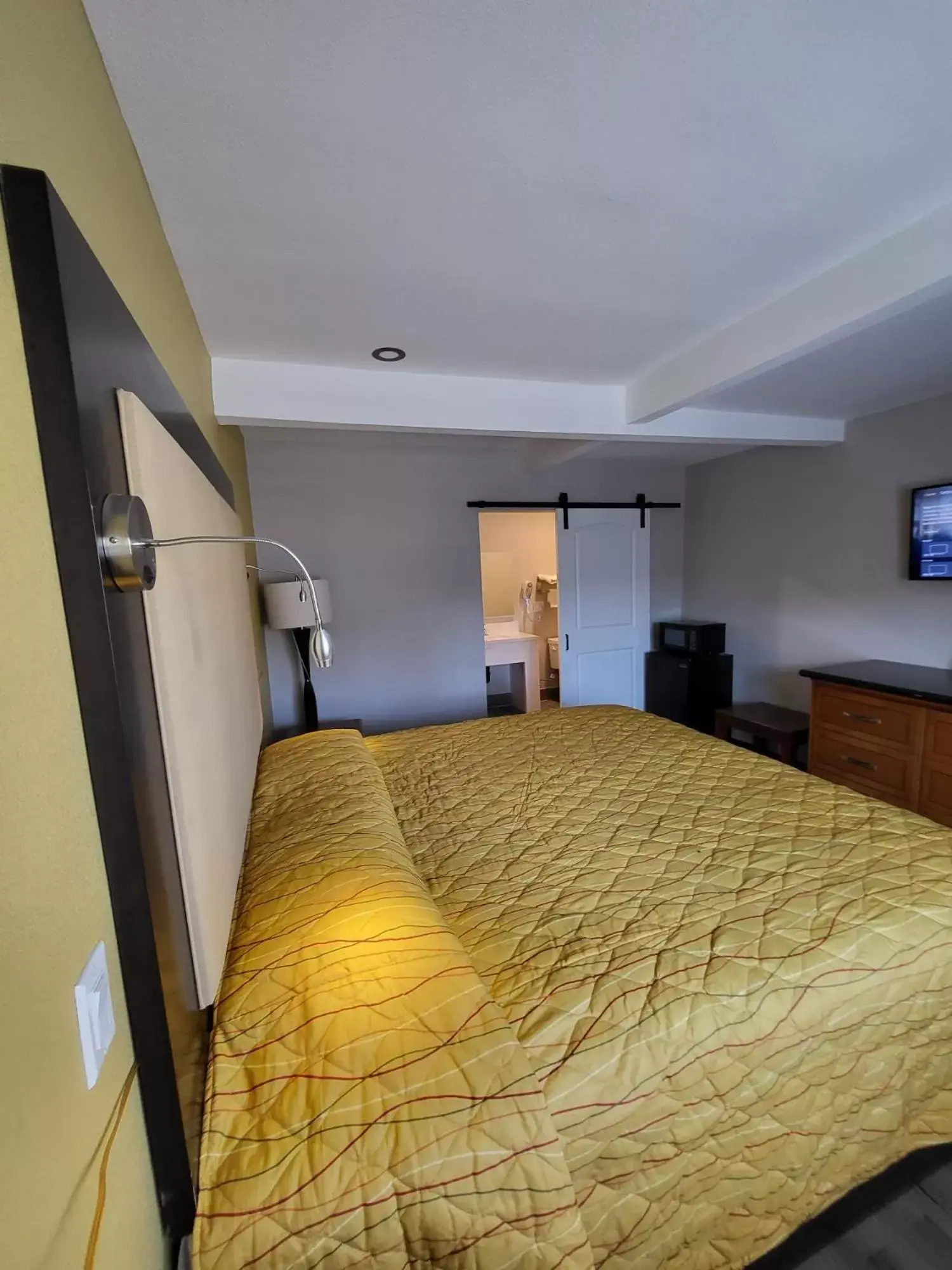 King Room in Stadium Inn & Spas King Room in Stadium Inn & Spas