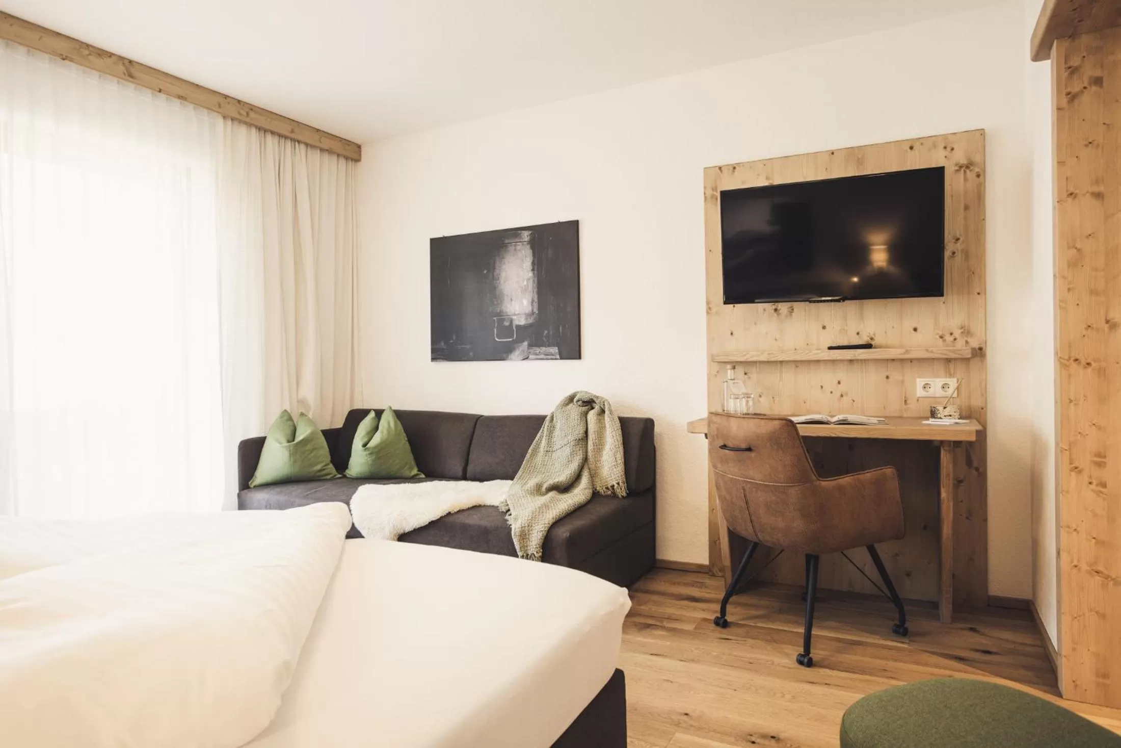 Photo of the whole room, Bed in Hotel Johanna mitten im Ötztal