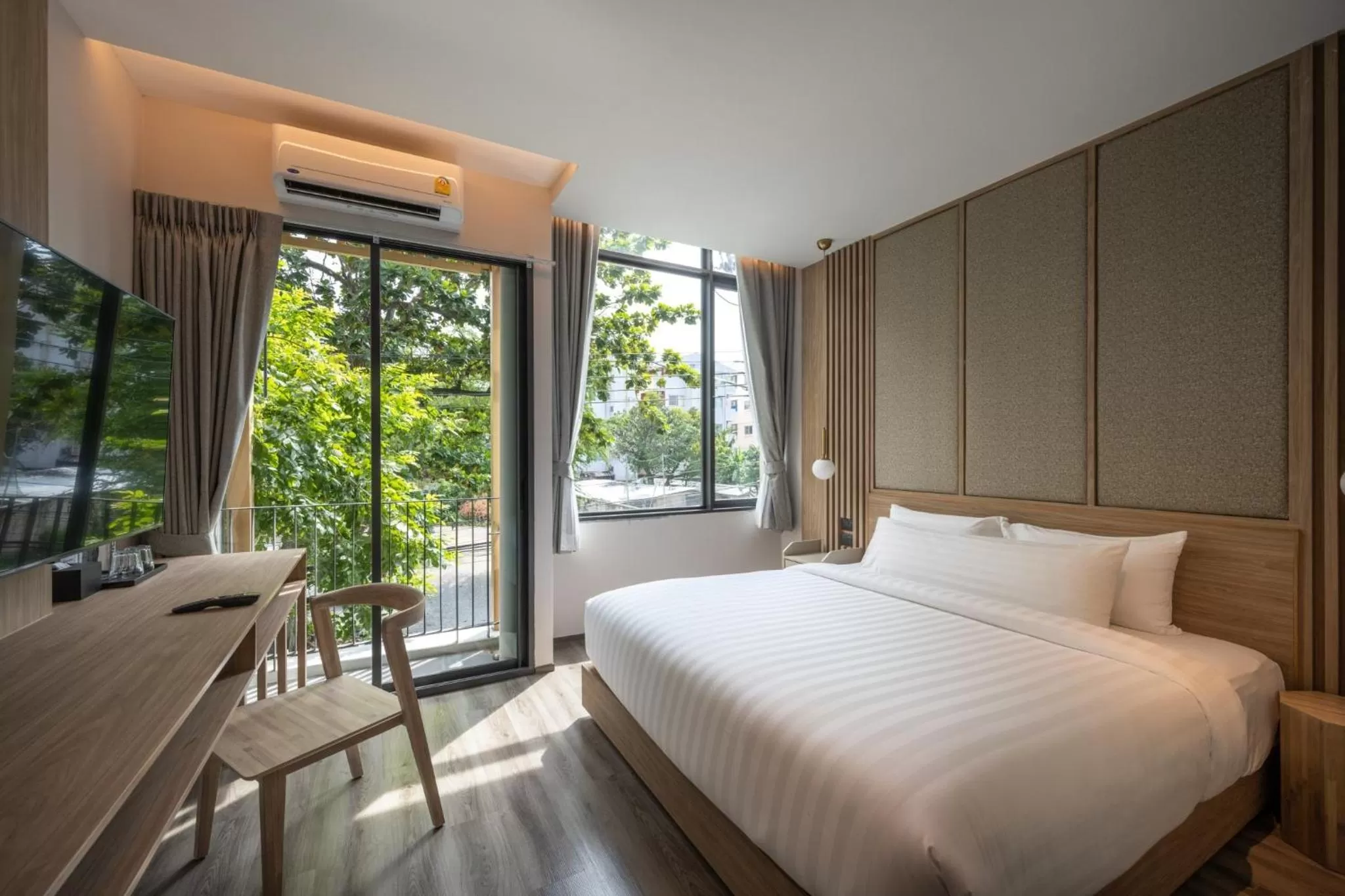View (from property/room), Bed in SHAN Villas Sukhumvit ฌานวิลล่า สุขุมวิท