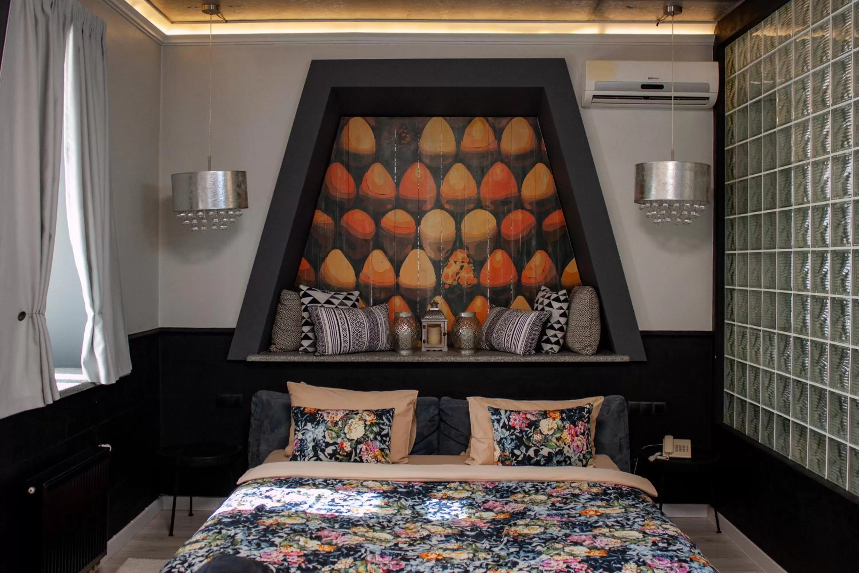Bed in MaNNa Boutique Hotel