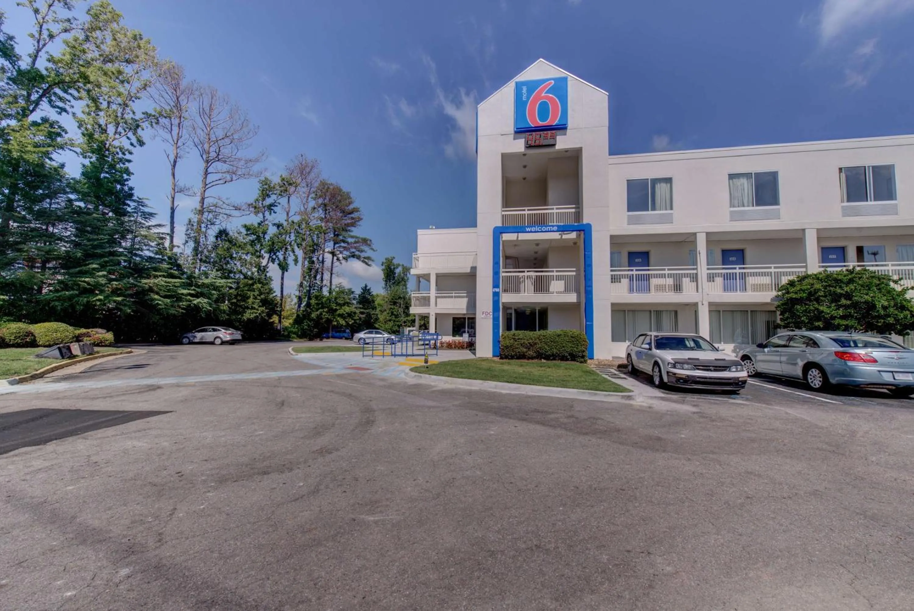 Property building in Motel 6 Virginia Beach