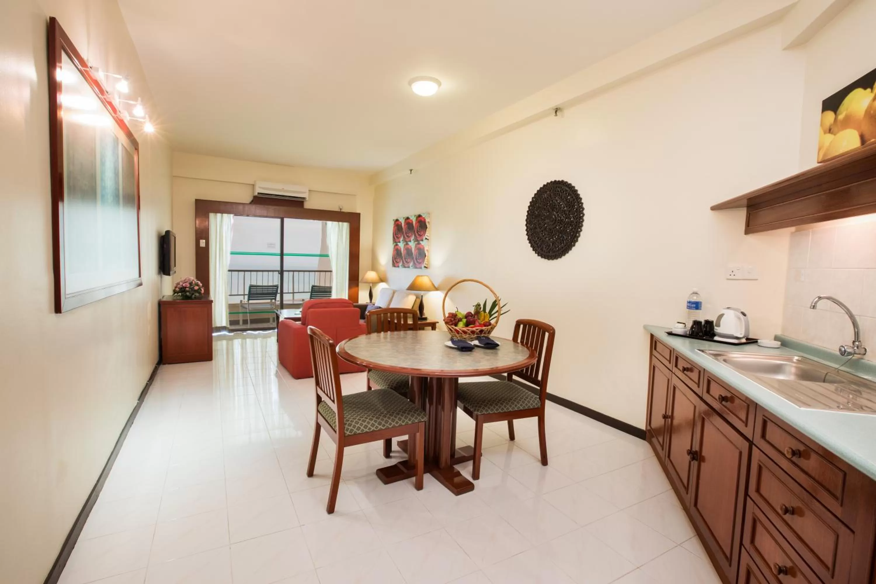 Kitchen or kitchenette in Rainbow Paradise Beach Resort