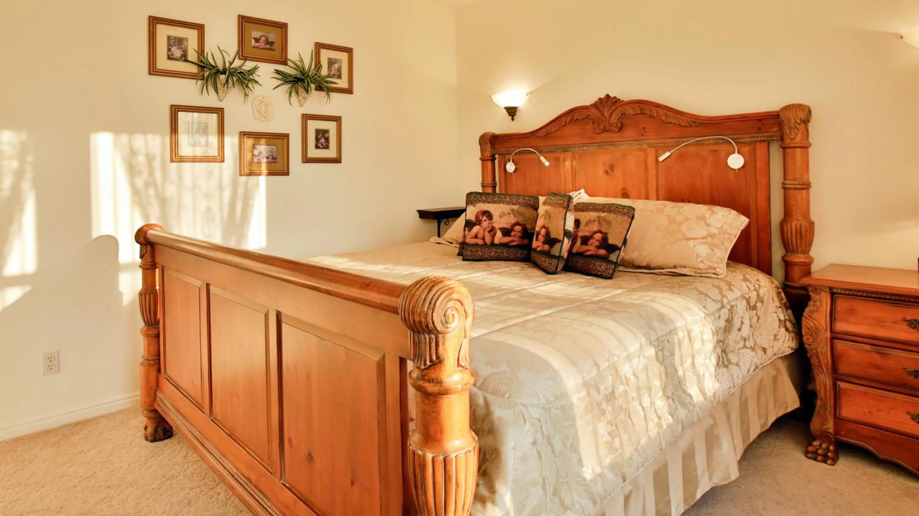 Bed in Dreamkatchers Lake Powell Bed & Breakfast