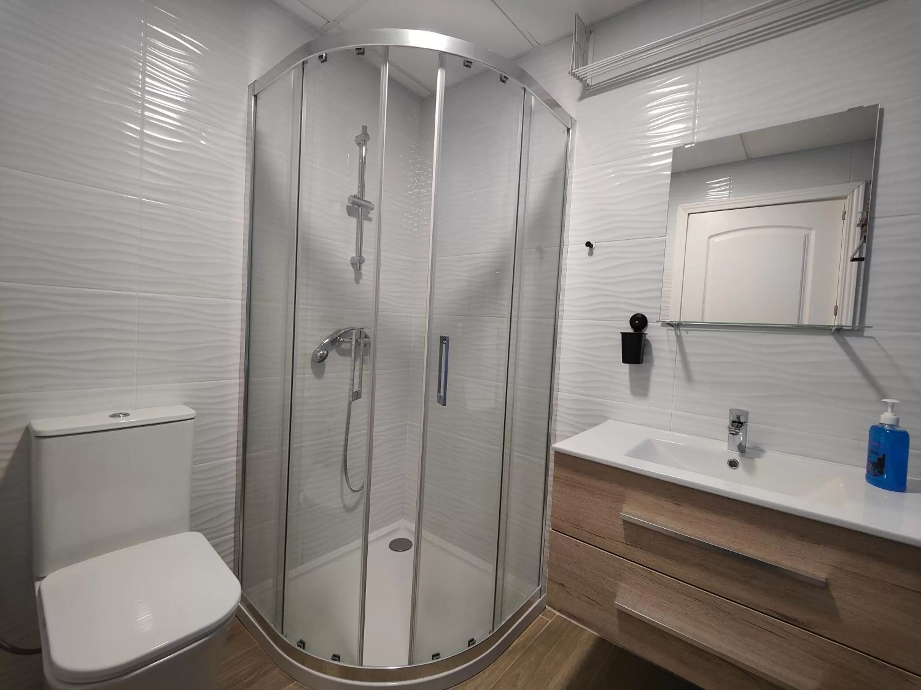 Shower in Hotel Apartamentos Pueblo Mar