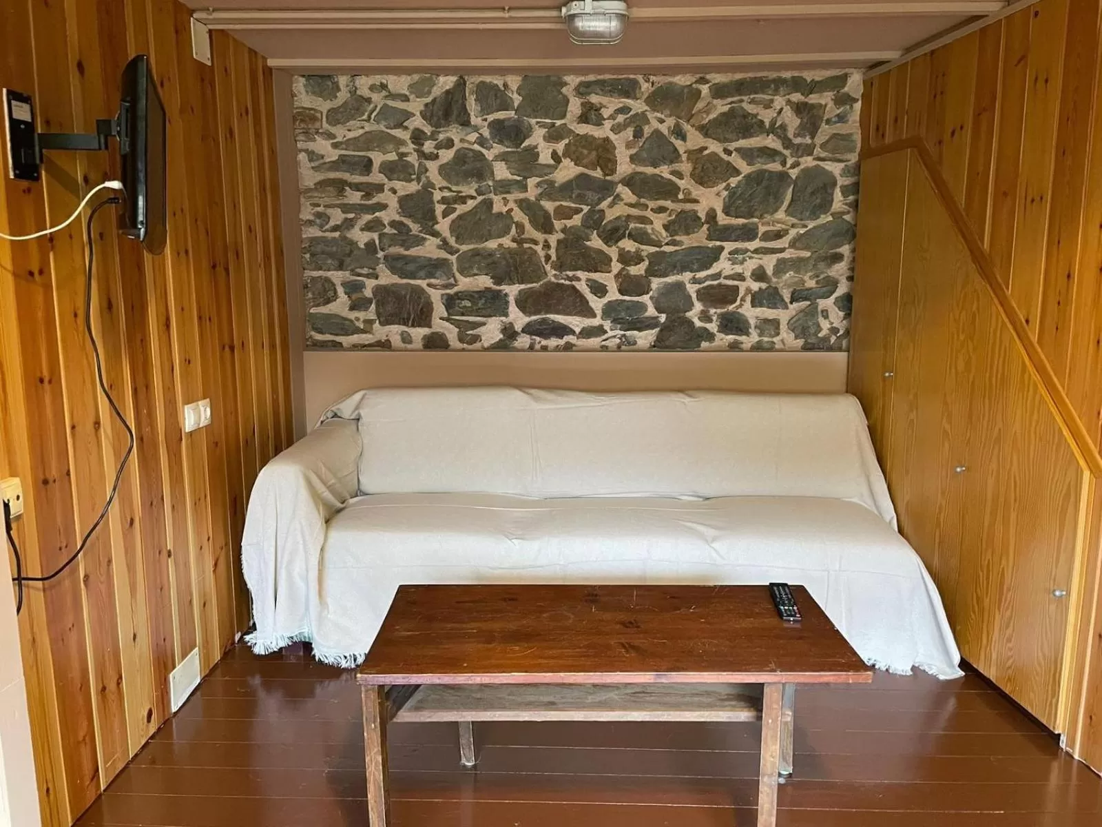 Photo of the whole room in Hotel Cruells