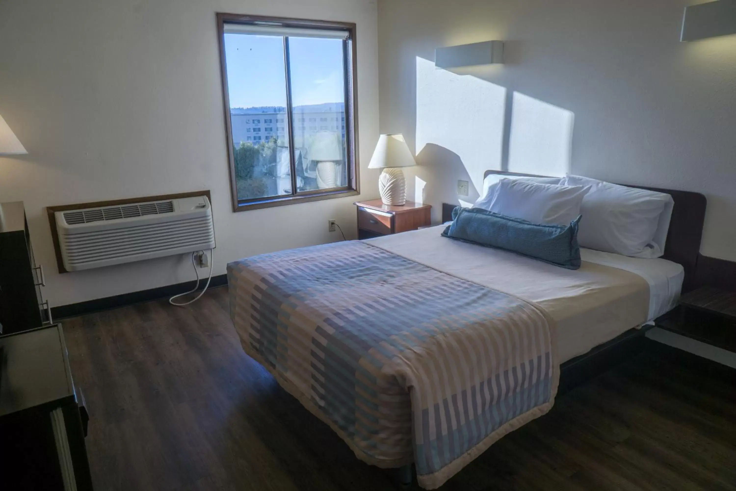 King Room - single occupancy - Disability Access in Sunnyside Inn and Suites King Room - single occupancy - Disability Access in Sunnyside Inn and Suites