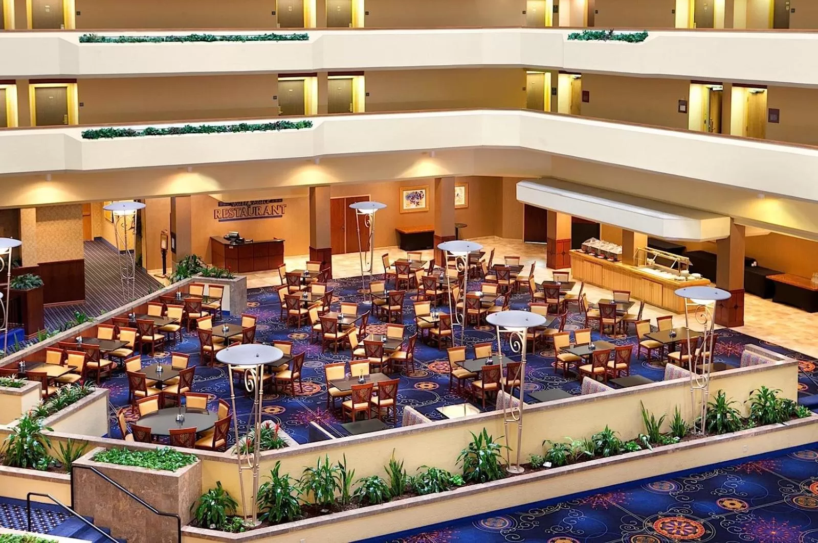 Restaurant/places to eat in Capitol Plaza Hotel Jefferson City