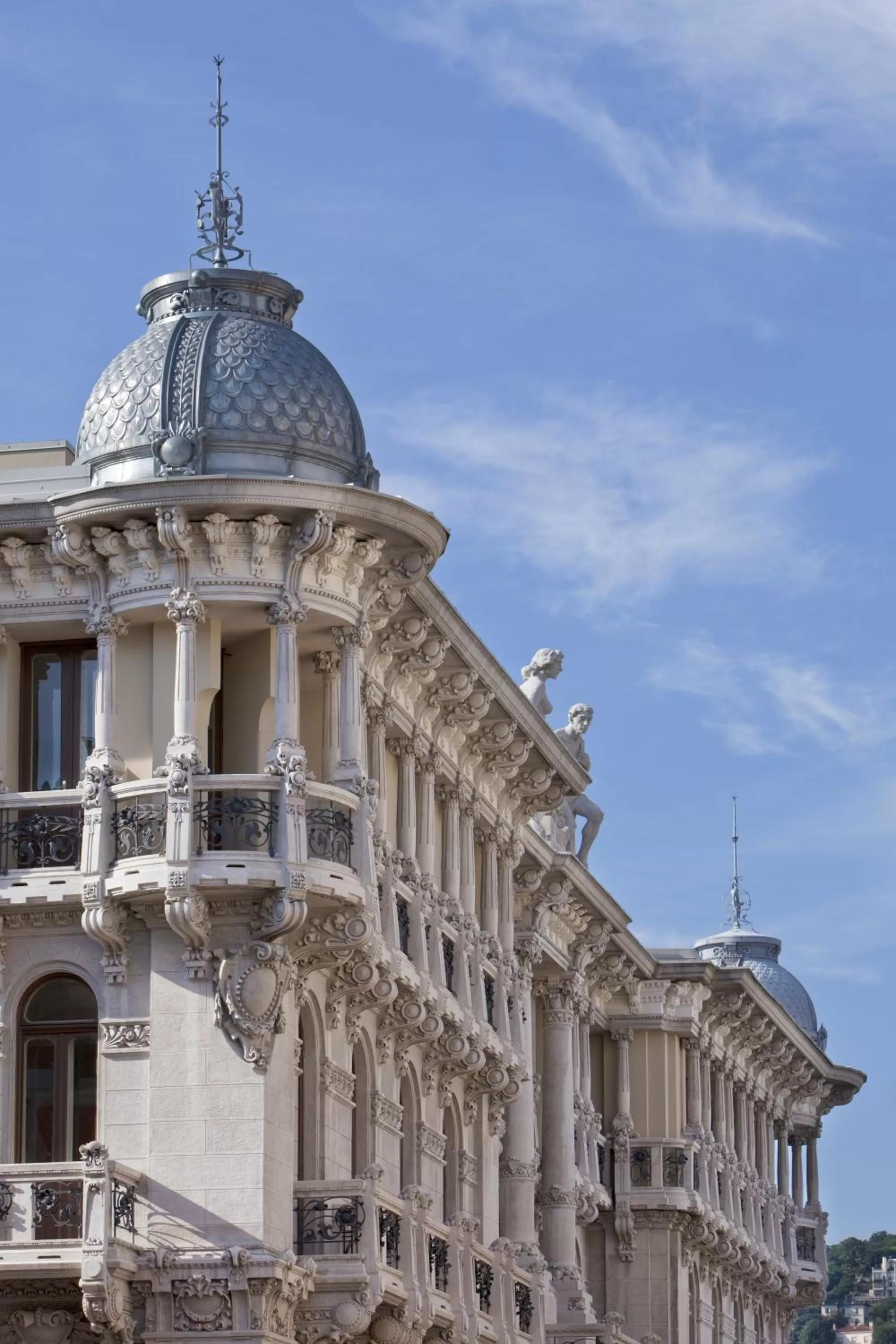 Facade/entrance in Palace Suite