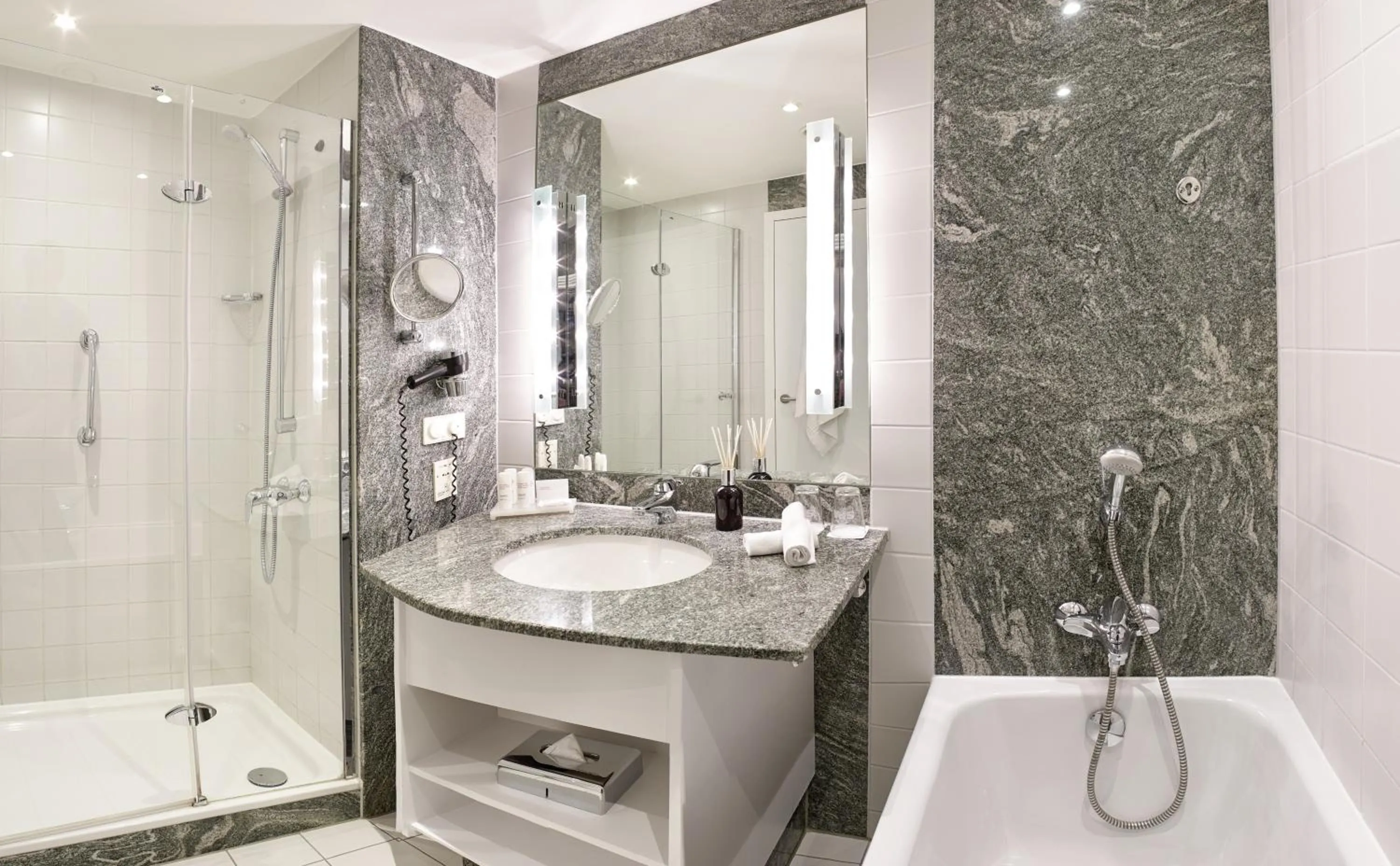 Bathroom in Radisson BLU Palace Hotel, Spa