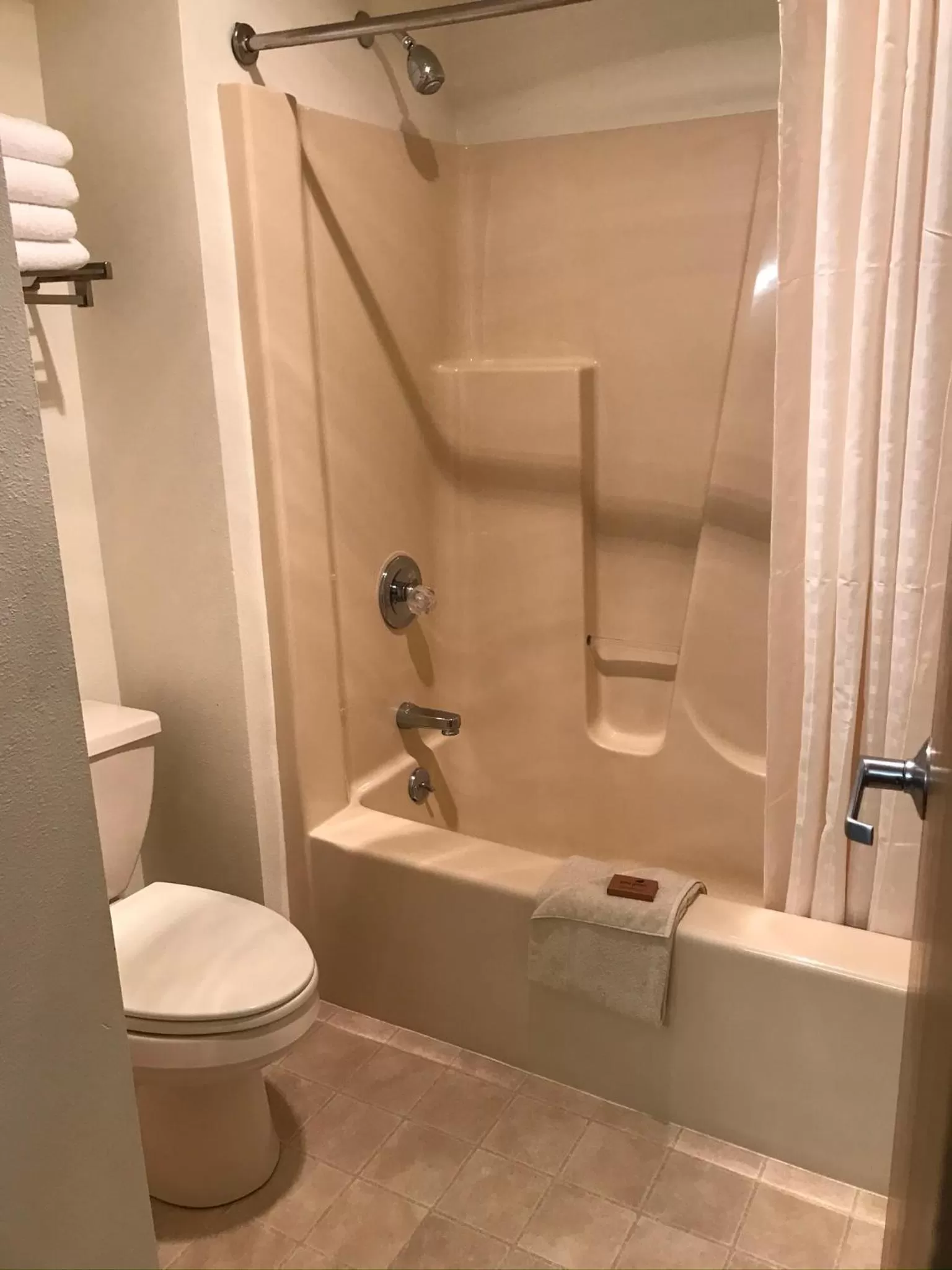 Bathroom in Dutch Country Inn