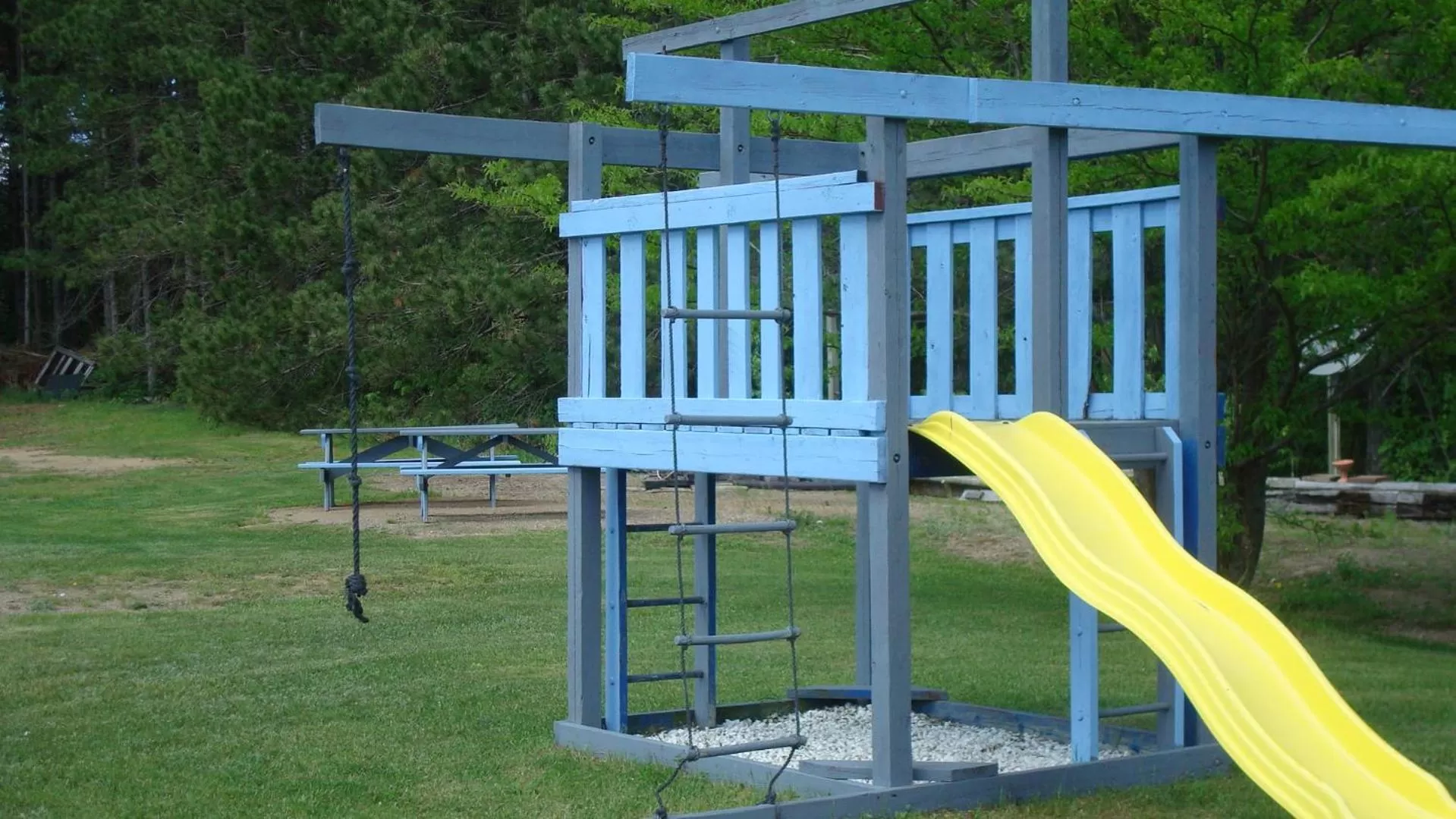 Children play ground in Mountain View Motel