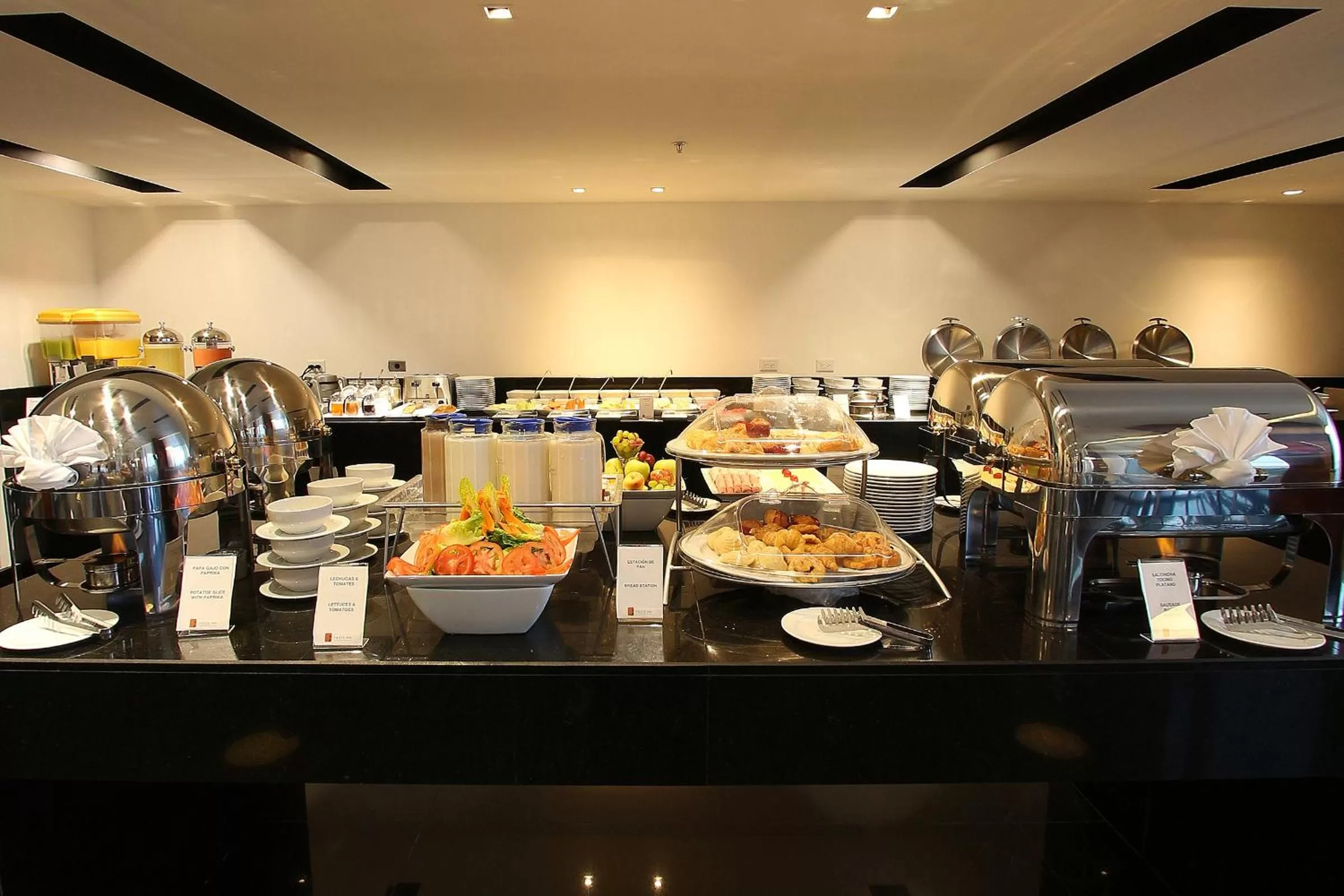 Lobby or reception in Fiesta Inn Merida