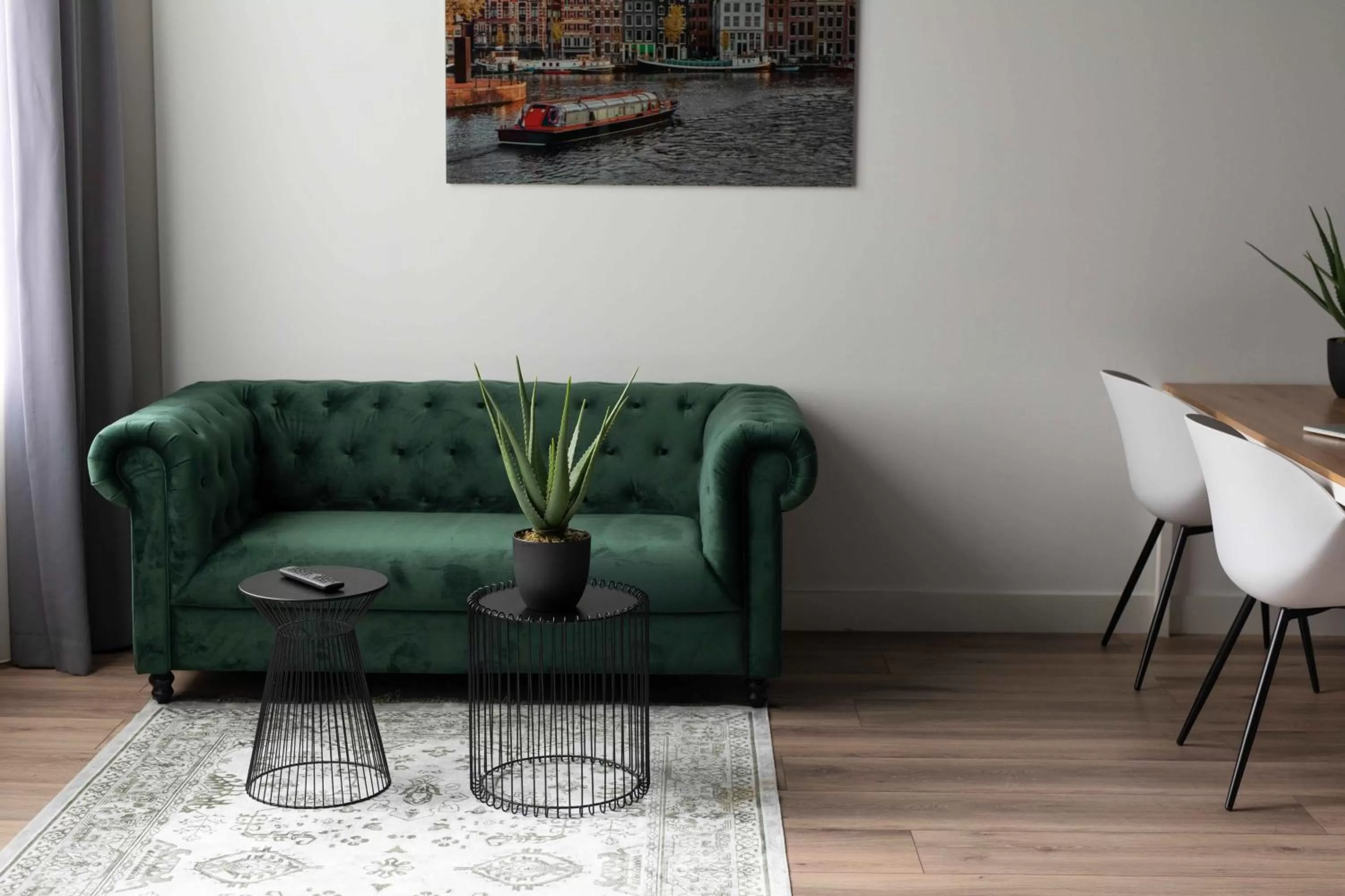 Living room in Hotel2Stay